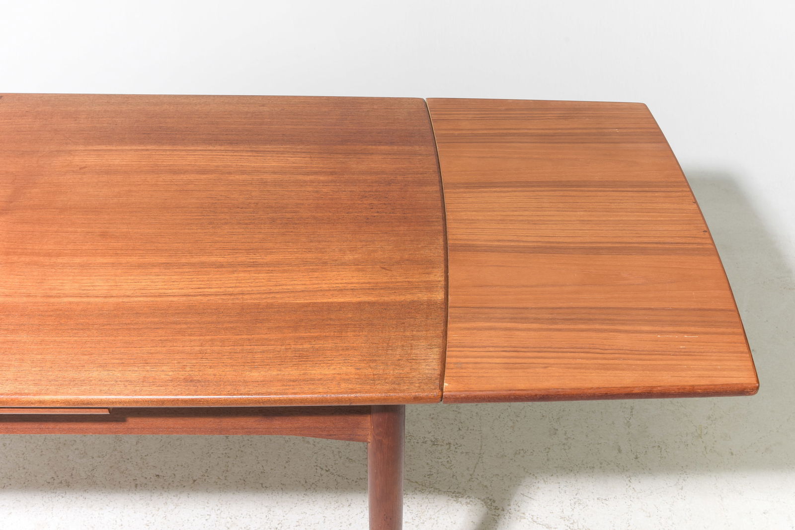 Danish Modern Draw Leaf Dining Table - 4