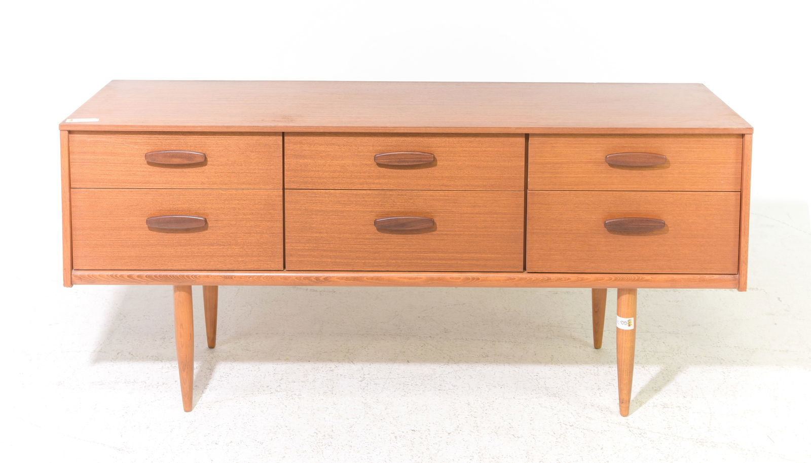 Mid Century Modern 6 Drawer Dresser / Chest: Danish Modern Style 6 Drawer Dresser / Chest - 26 in tall x 57 x 16.75