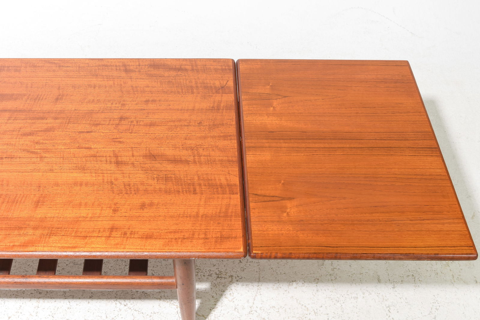 Mid Century Modern Draw Leaf Coffee Table - 4