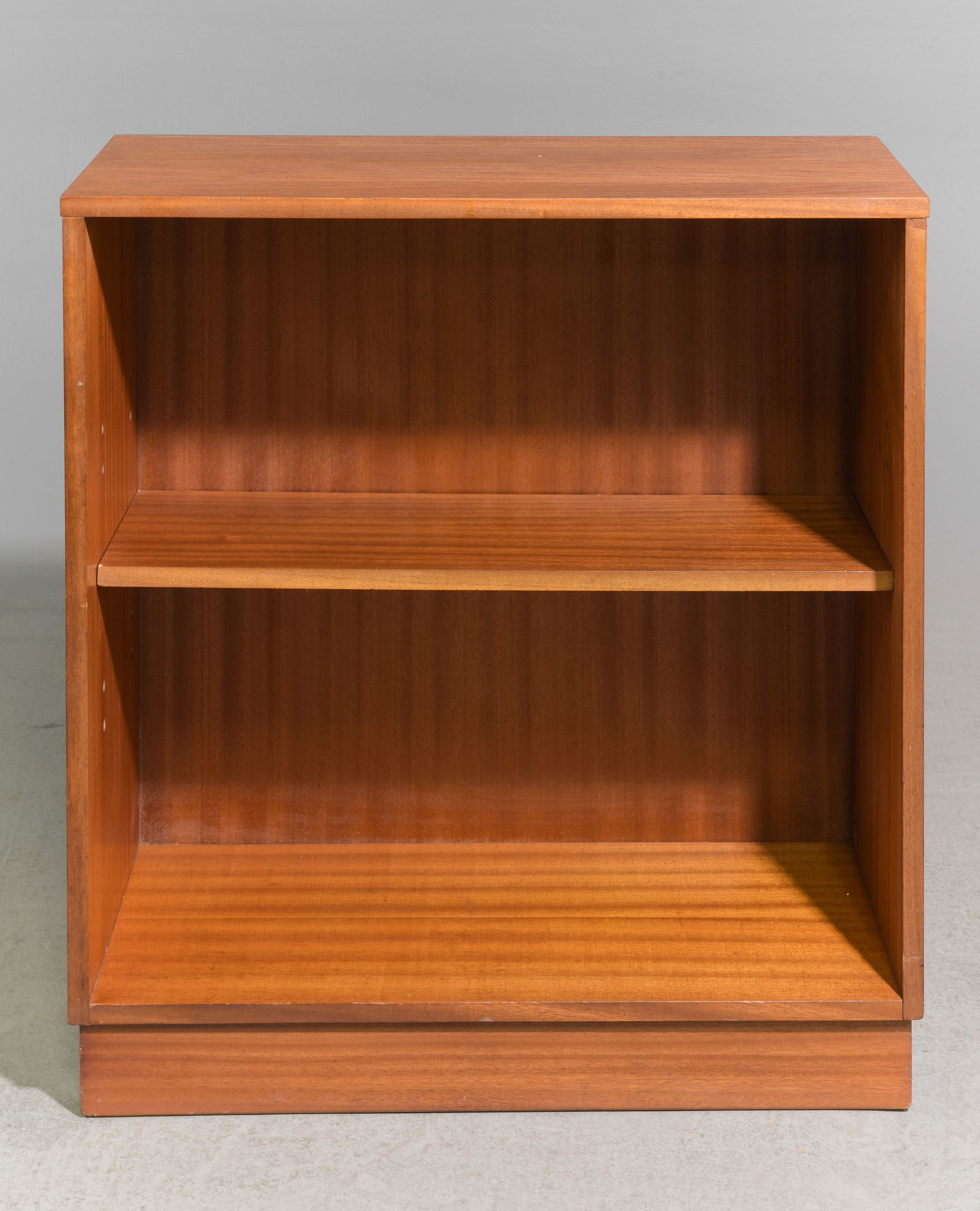 Mid Century Modern Small Bookshelf (1 of 3)