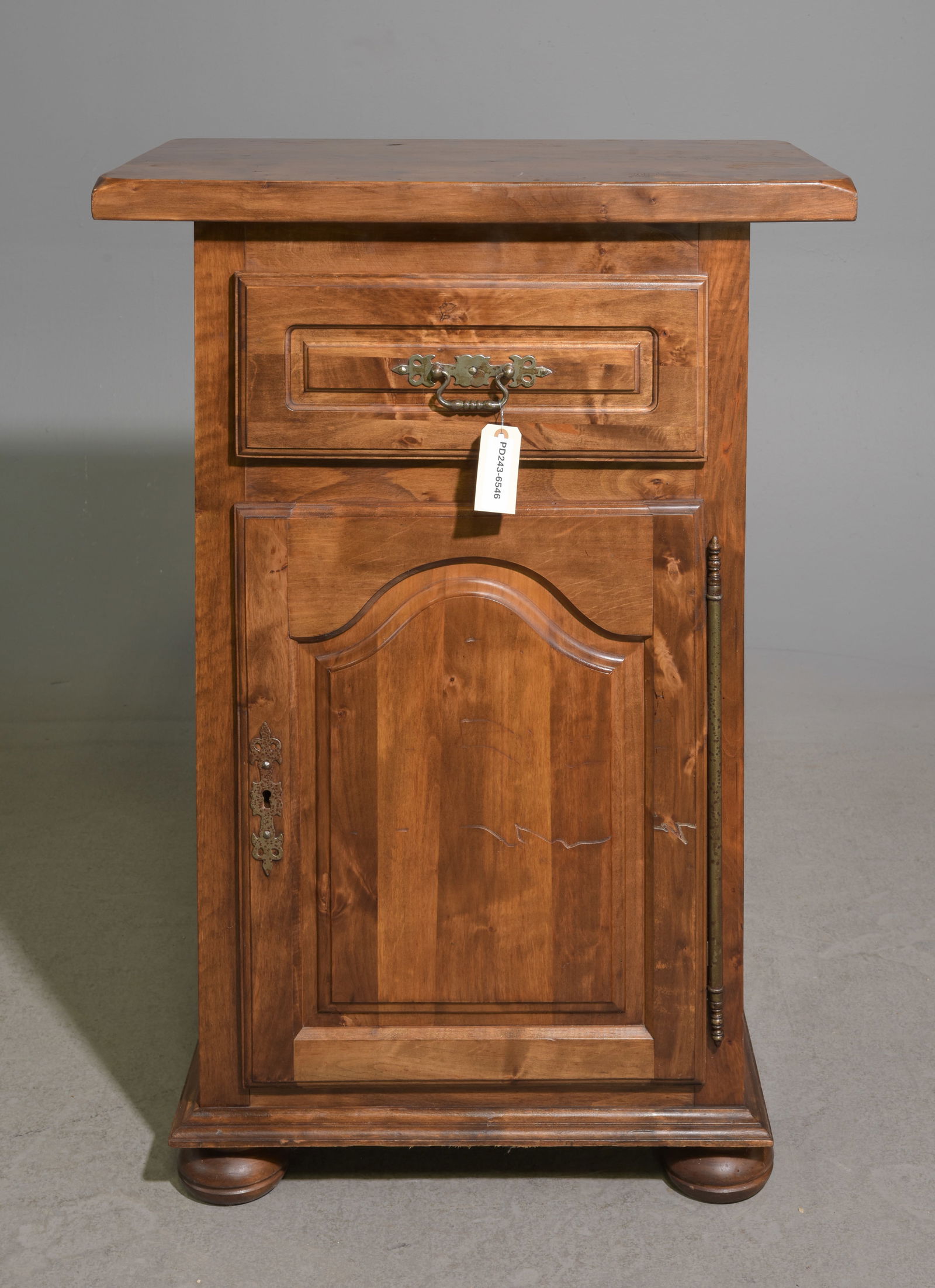 Louis XIV Style Oak Cabinet on Bun Feet (1 of 5)