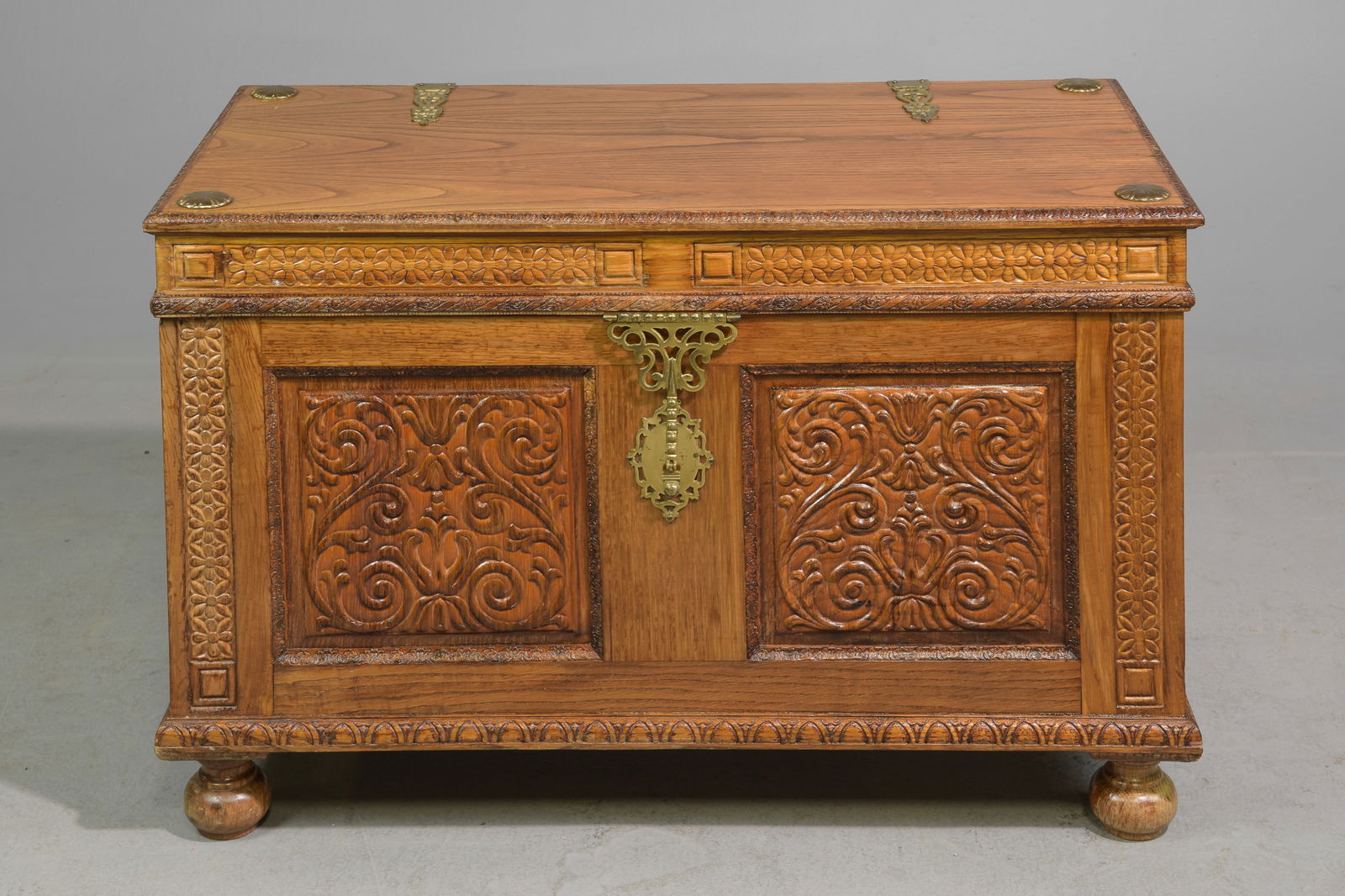 British Carved Oak Blanket Chest / Trunk (1 of 5)