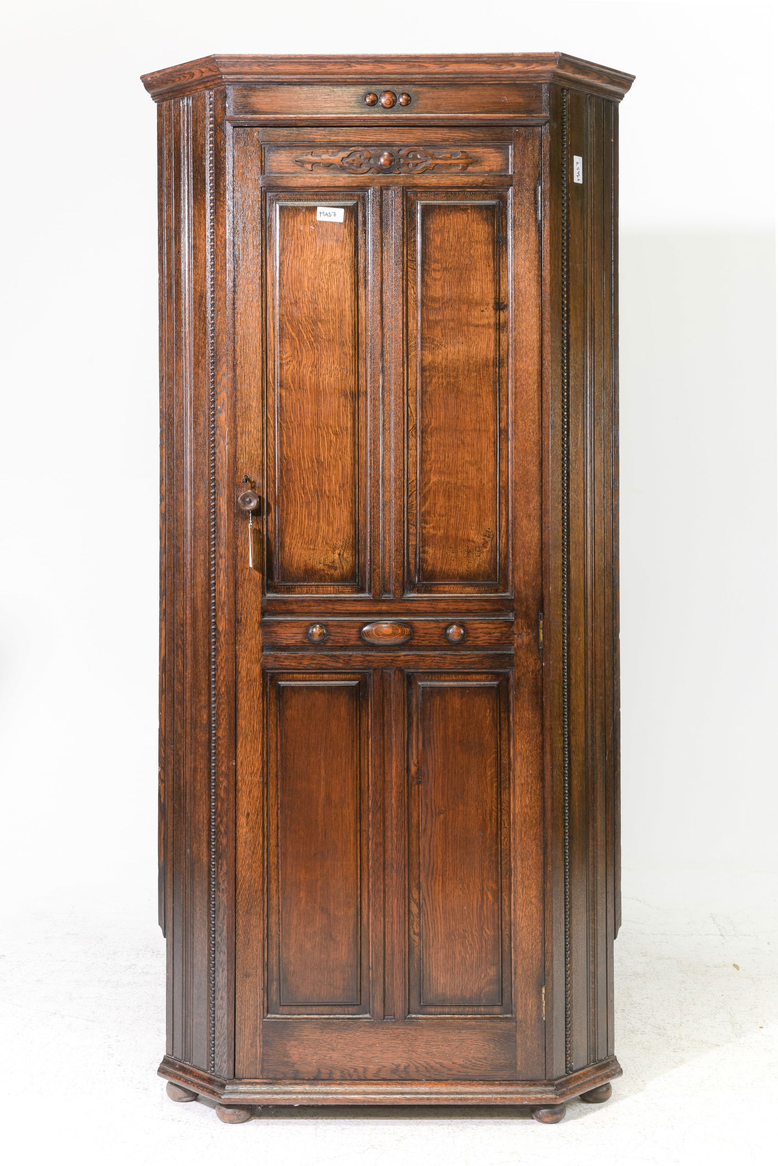 British Oak Corner Cupboard / Robe (1 of 6)