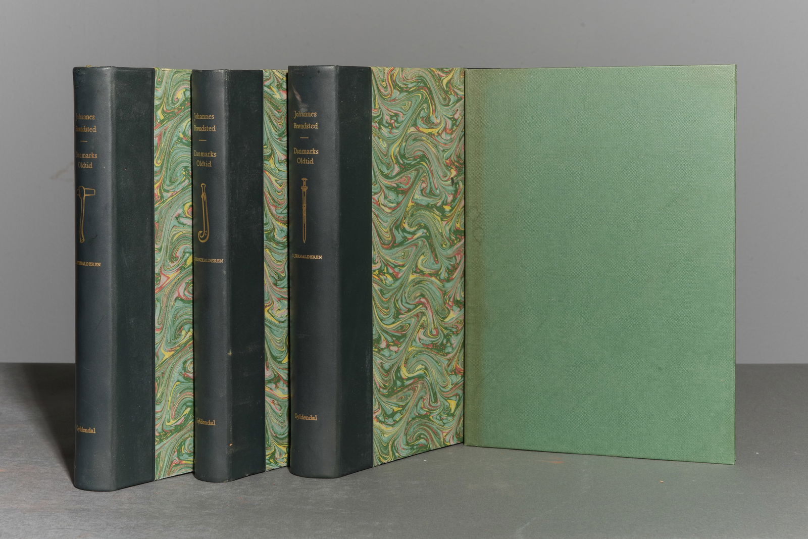 G. Sibbons Art on Canvas "Watering Place": G. Sibbons Art on Canvas "Watering Place" - 11.25 in tall x 13.25 x 2, The work itself is 6.25 x 8.5