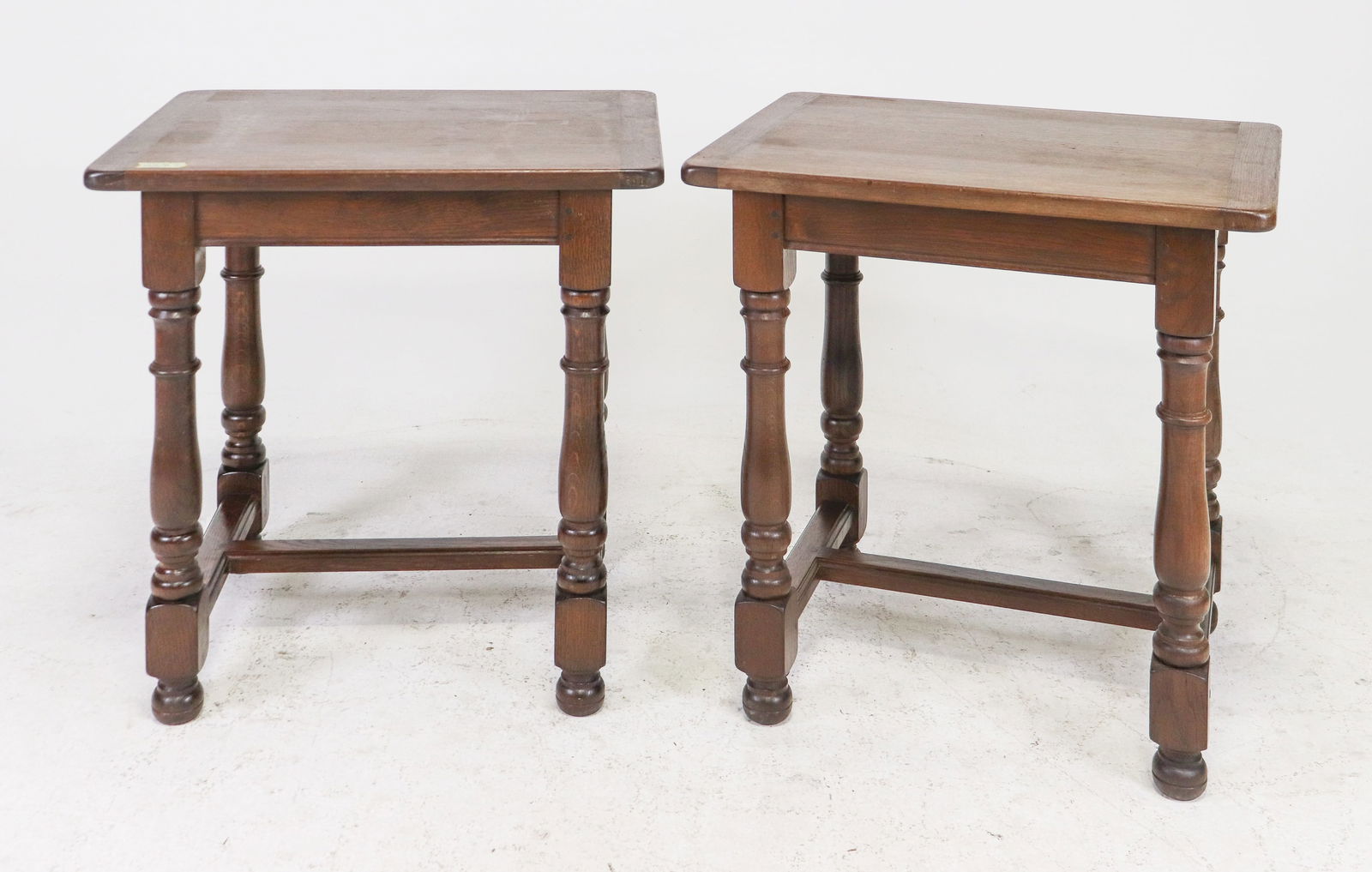 Pair Of Oak Turned Leg Side tables (1 of 5)