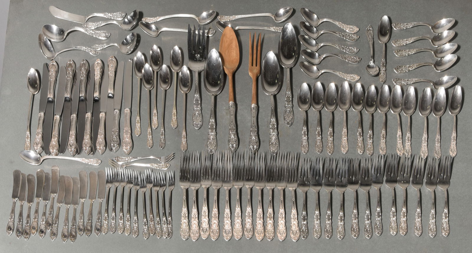 106pcs Sterling Silver Flatware Set: 106pcs Sterling Silver Flatware Set - Forks, Spoons, Knifes - 134 OZT Only Half Of the Weight of the knife is included in the total - 10.5 in tall x 2 x 1.5