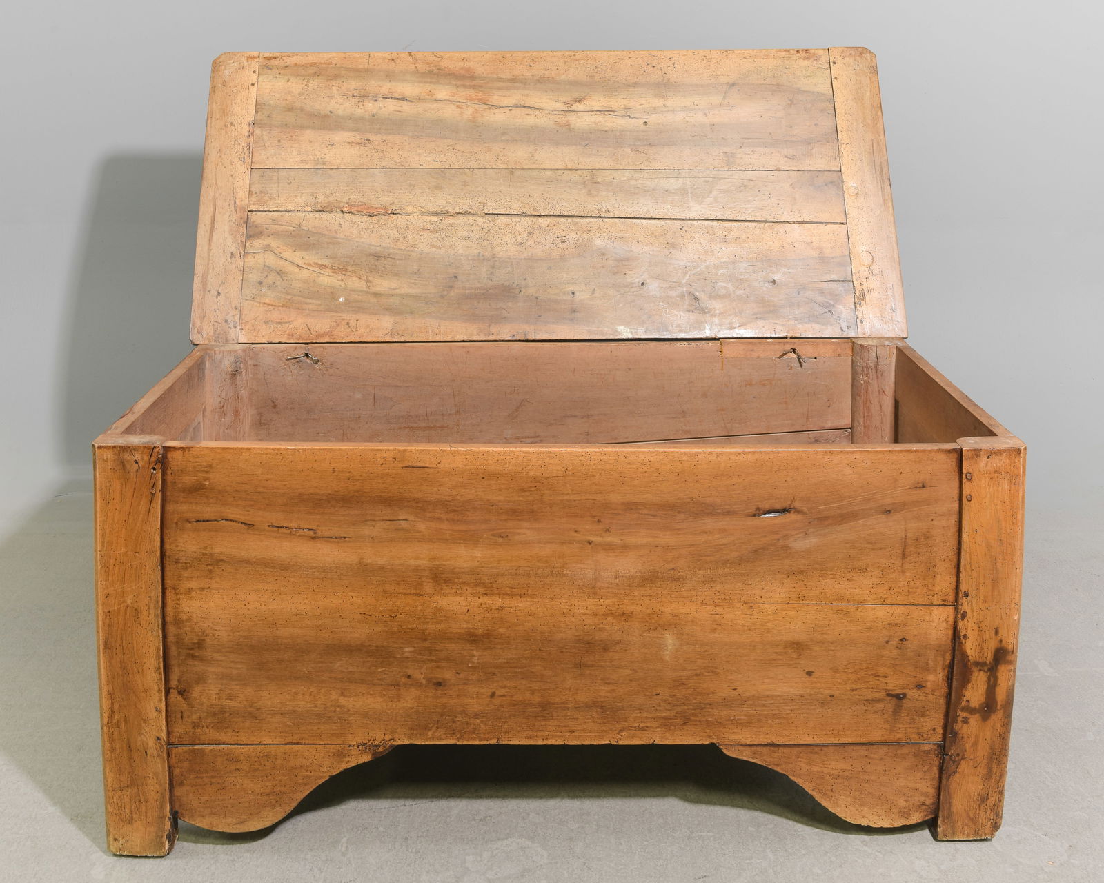 French Large Rustic Trunk / Blanket Box - 2