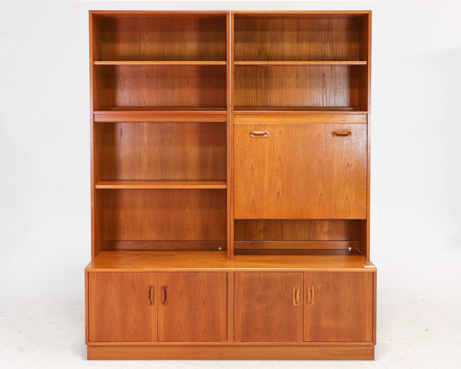 Mid Century Cocktail Cabinet / Wall Unit - Gplan (1 of 7)