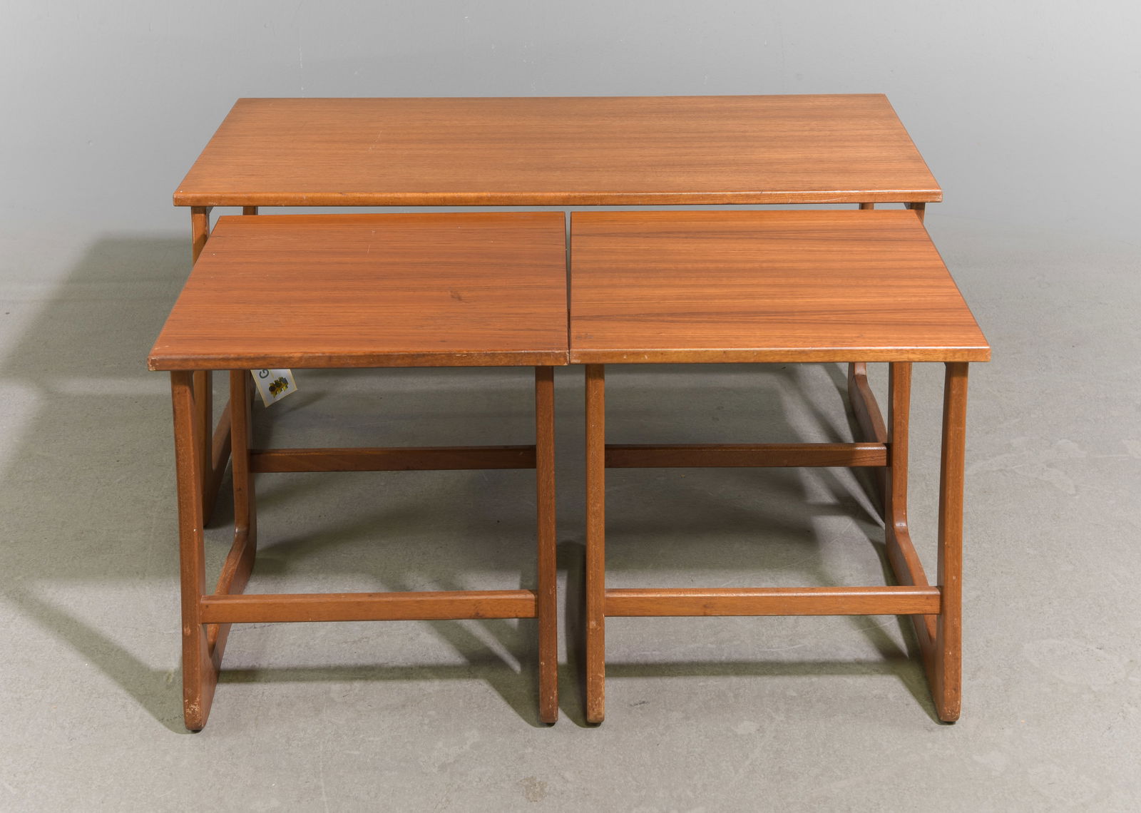 Mid Century Modern Nesting Coffee Table (1 of 3)