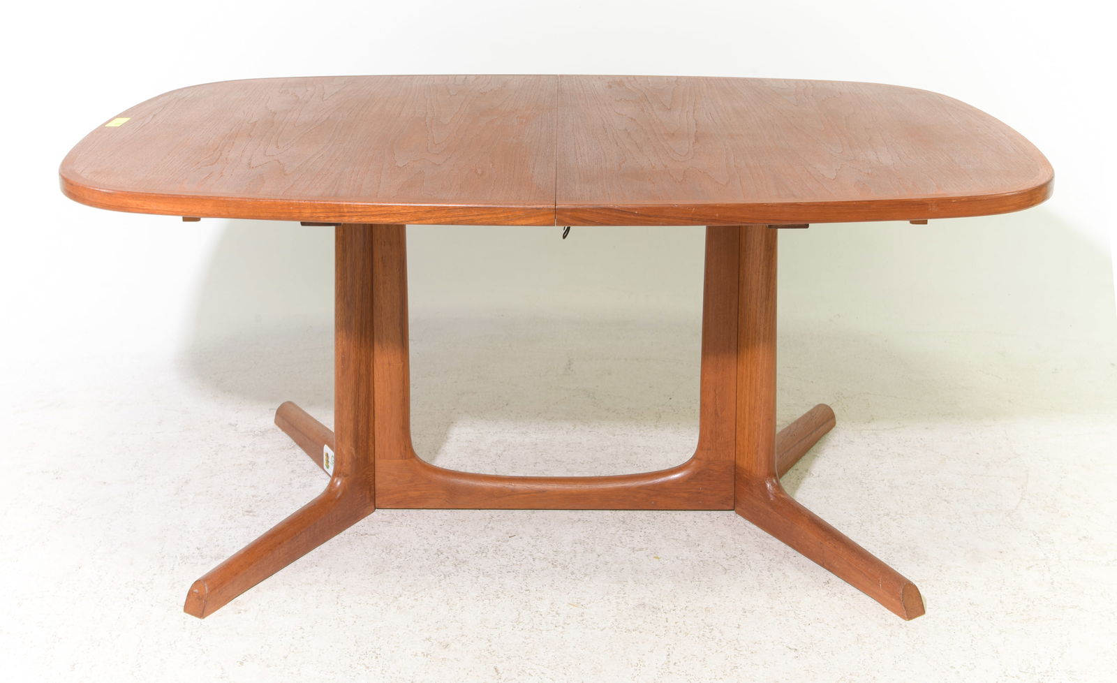 Mid Century Modern Oval Table with 2 Leaves (1 of 4)