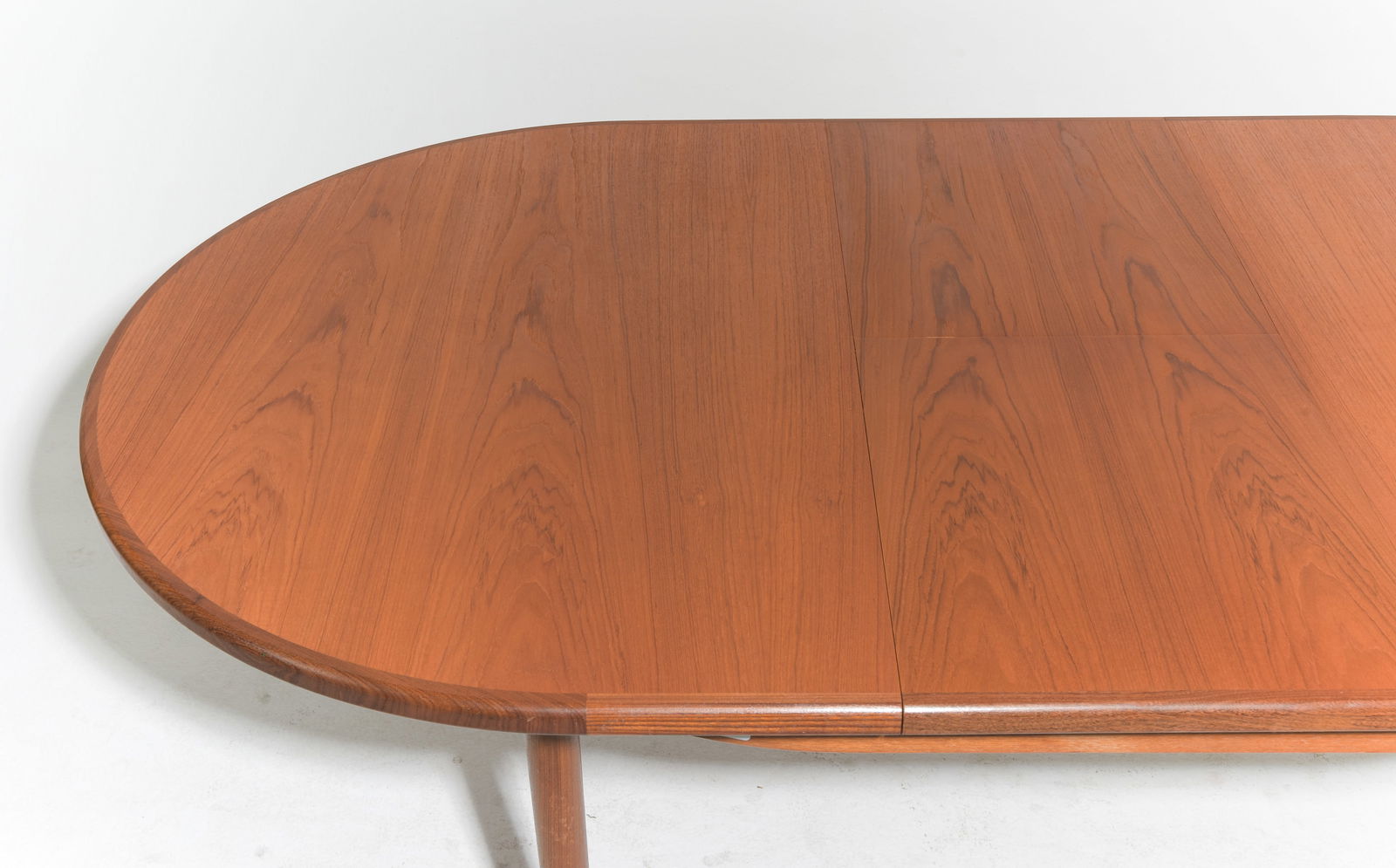Mid Century Oval Dining Table by G-Plan - 3