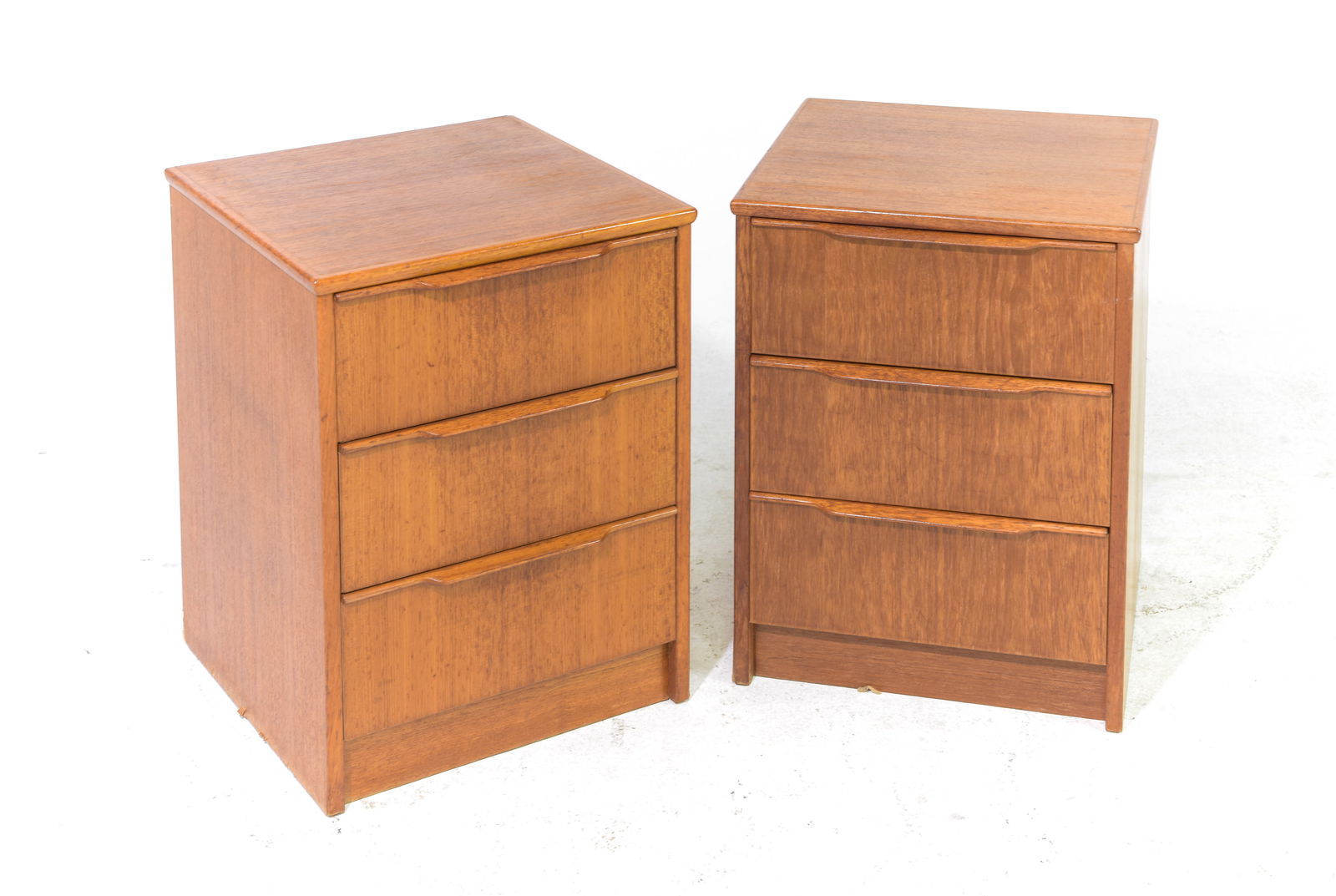 2 Mid Century Modern Chests /Bedsides: 2 Danish Modern Style Three Drawer Chests / Bedsides - 21 in tall x 16.25 x 17 each