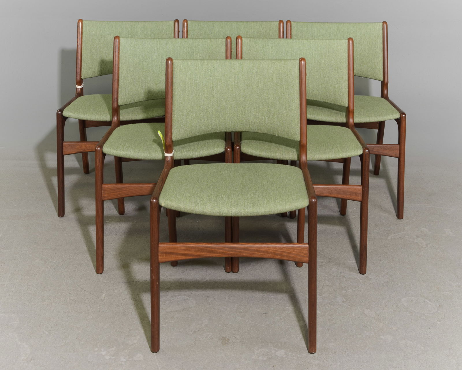 Danish Modern Set of 6 Dining Chairs: Danish Mid Century Modern Set of 6 Dining Chairs - 31 in tall x 19.25 x 20 each with a seat height of 19 inches