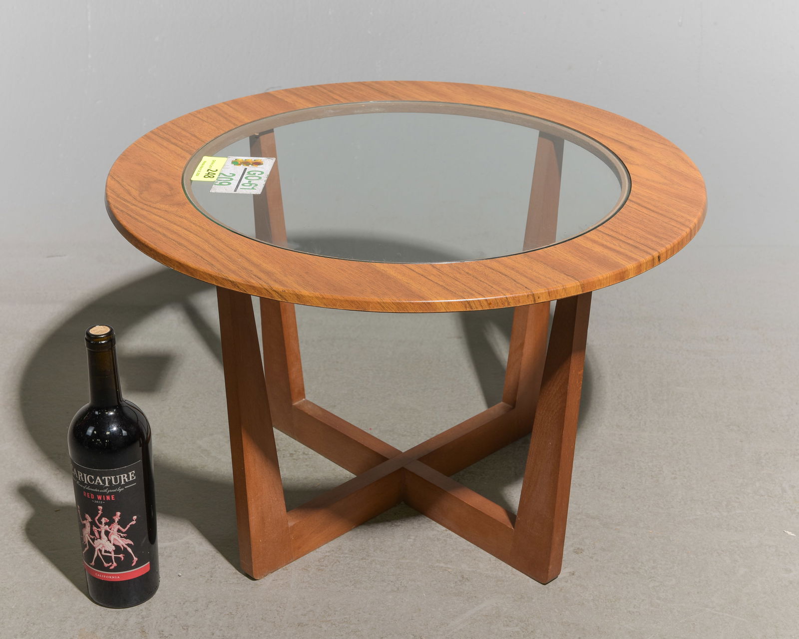 Mid Century Modern Petite Coffee / End Table: Danish Modern Style Petite Coffee / End Table - 15.75 in tall x 24 inch diameter