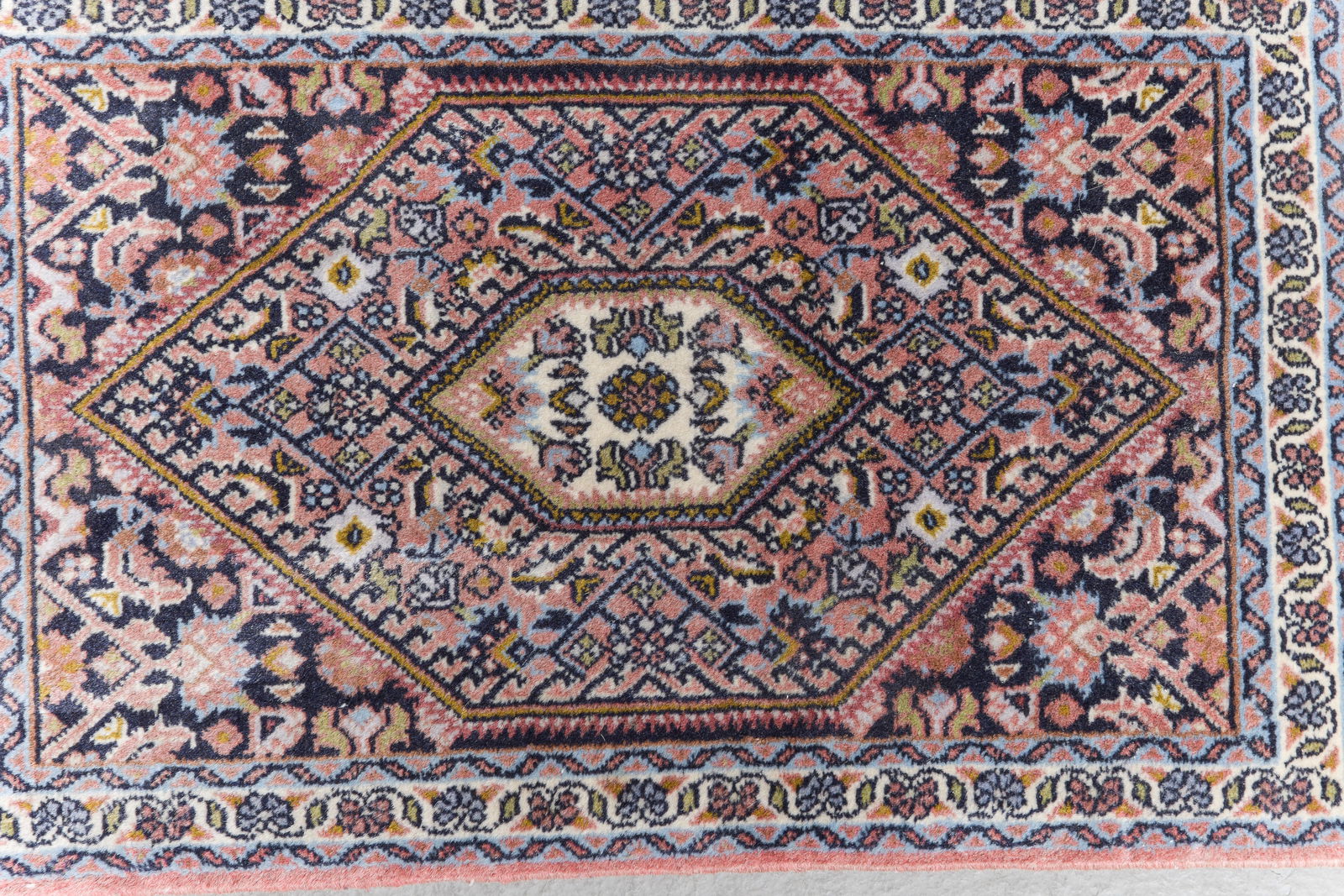 Machine Made Small Throw Rug - 1'5 x 2'2 - 2