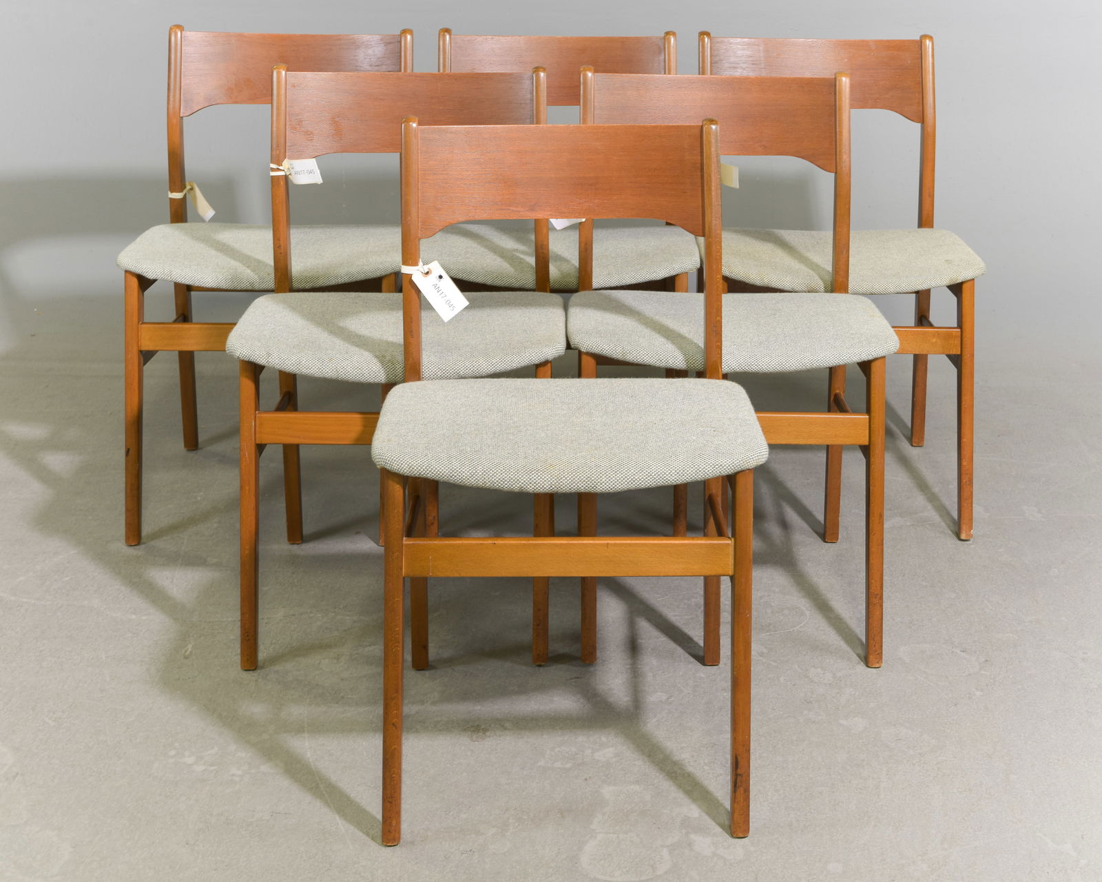 Danish Modern Set of 6 Dining Chairs (1 of 4)