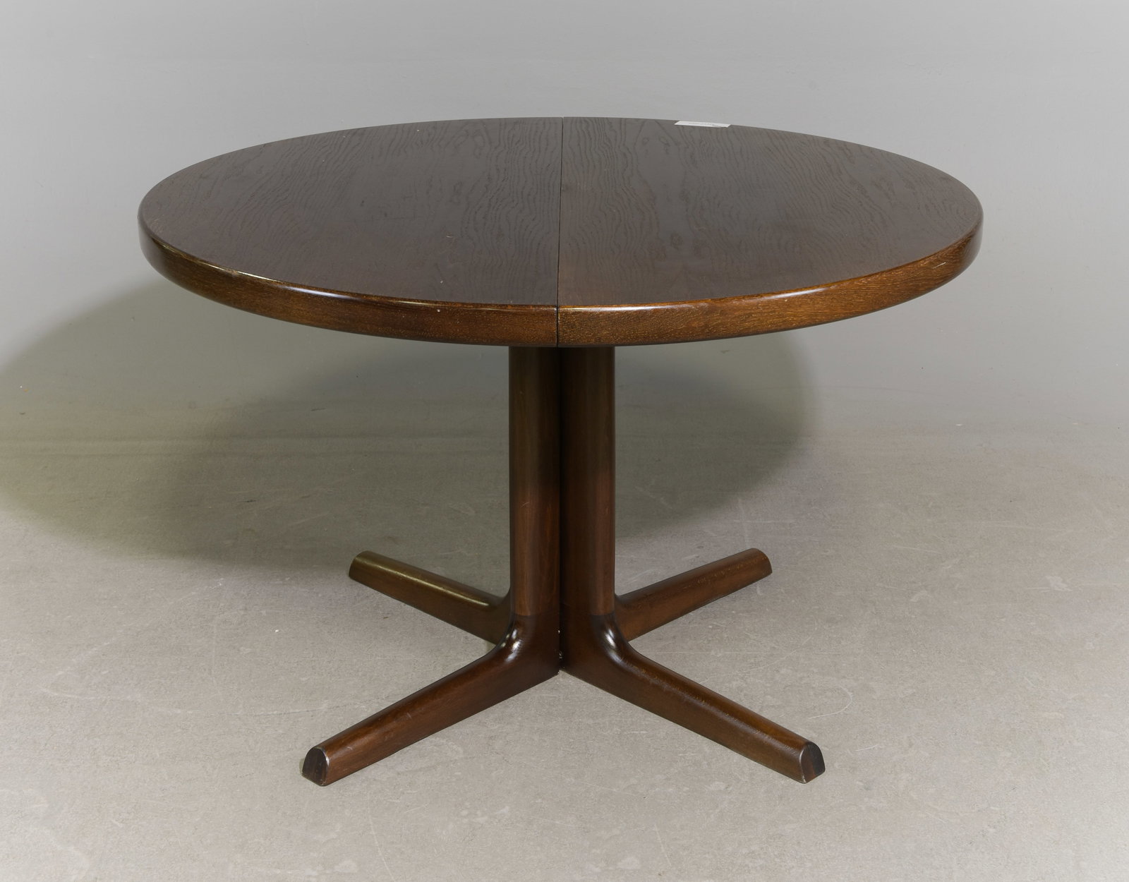 Danish Modern Round Table with 2 Leaves (1 of 4)