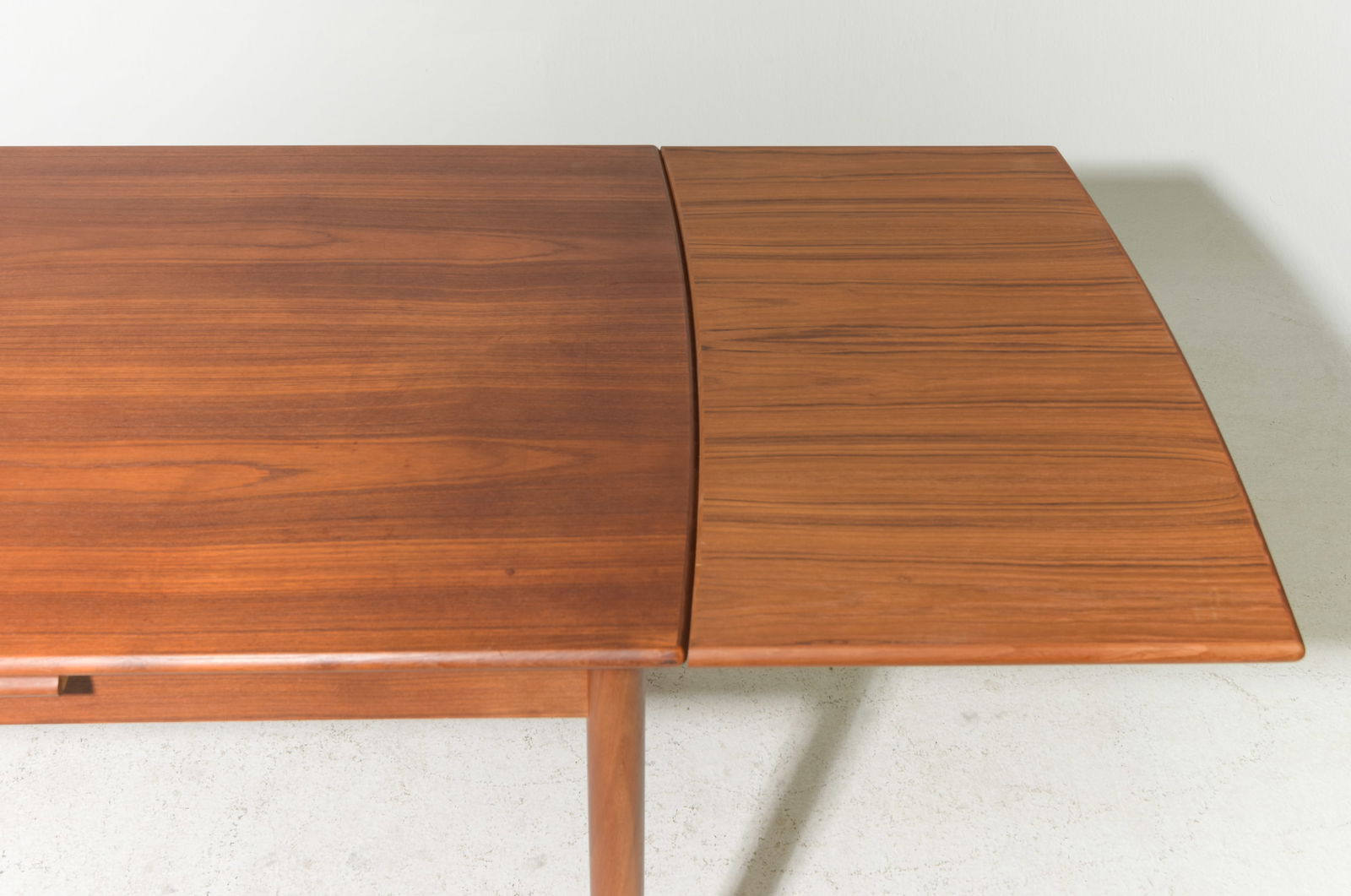 Danish Modern Draw Leaf Dining Table - 4