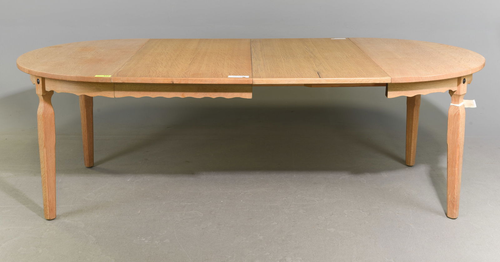 Danish Oak Round Table with 2 Insertable Leaves - 2