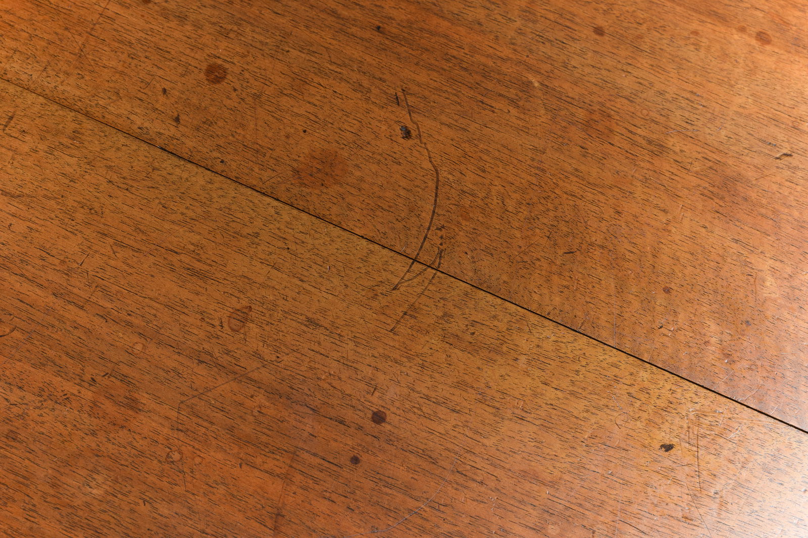 Renaissance Style Walnut Oval Table - 3