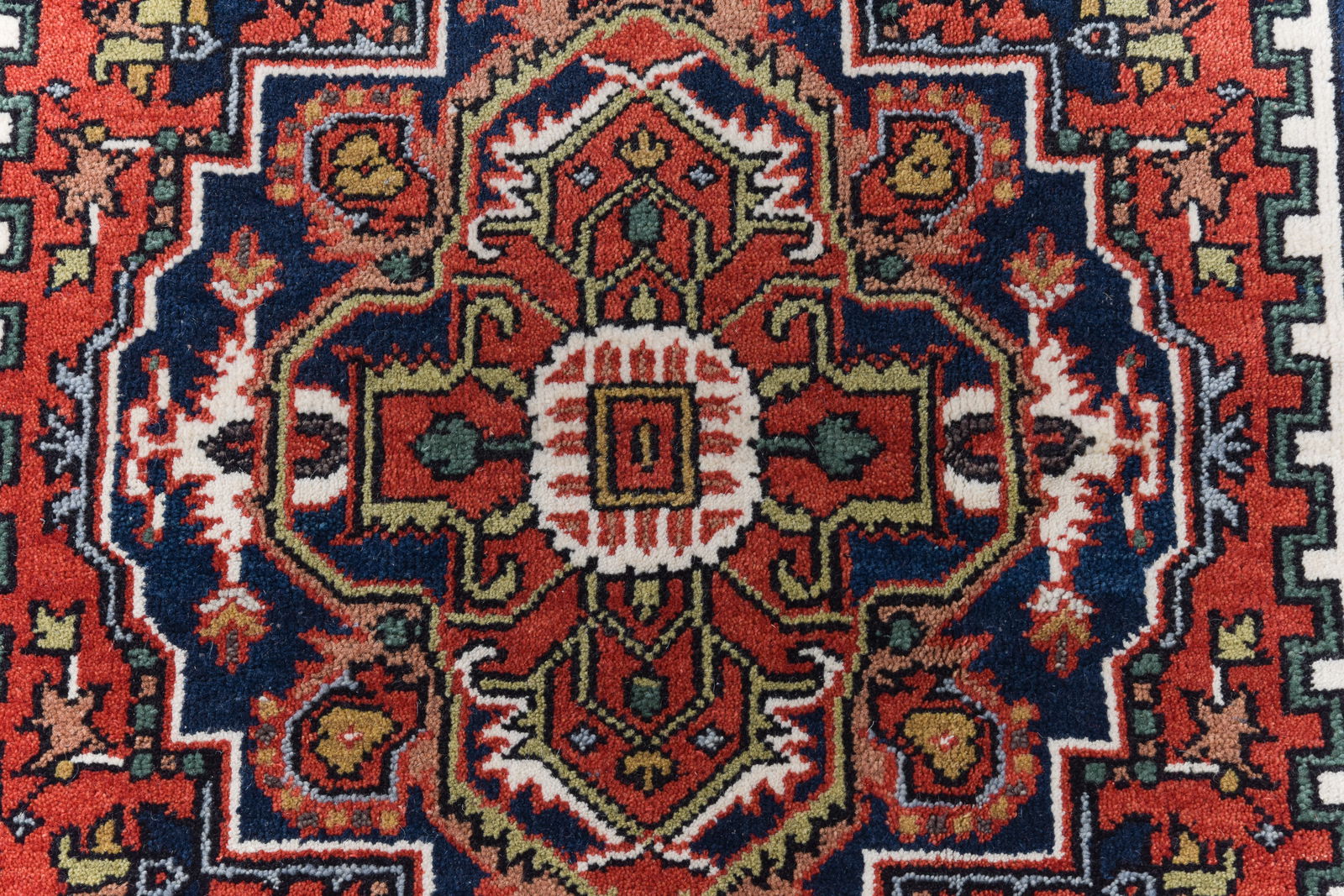Hand Knotted Serapi Rug - 4' x 6' - 2