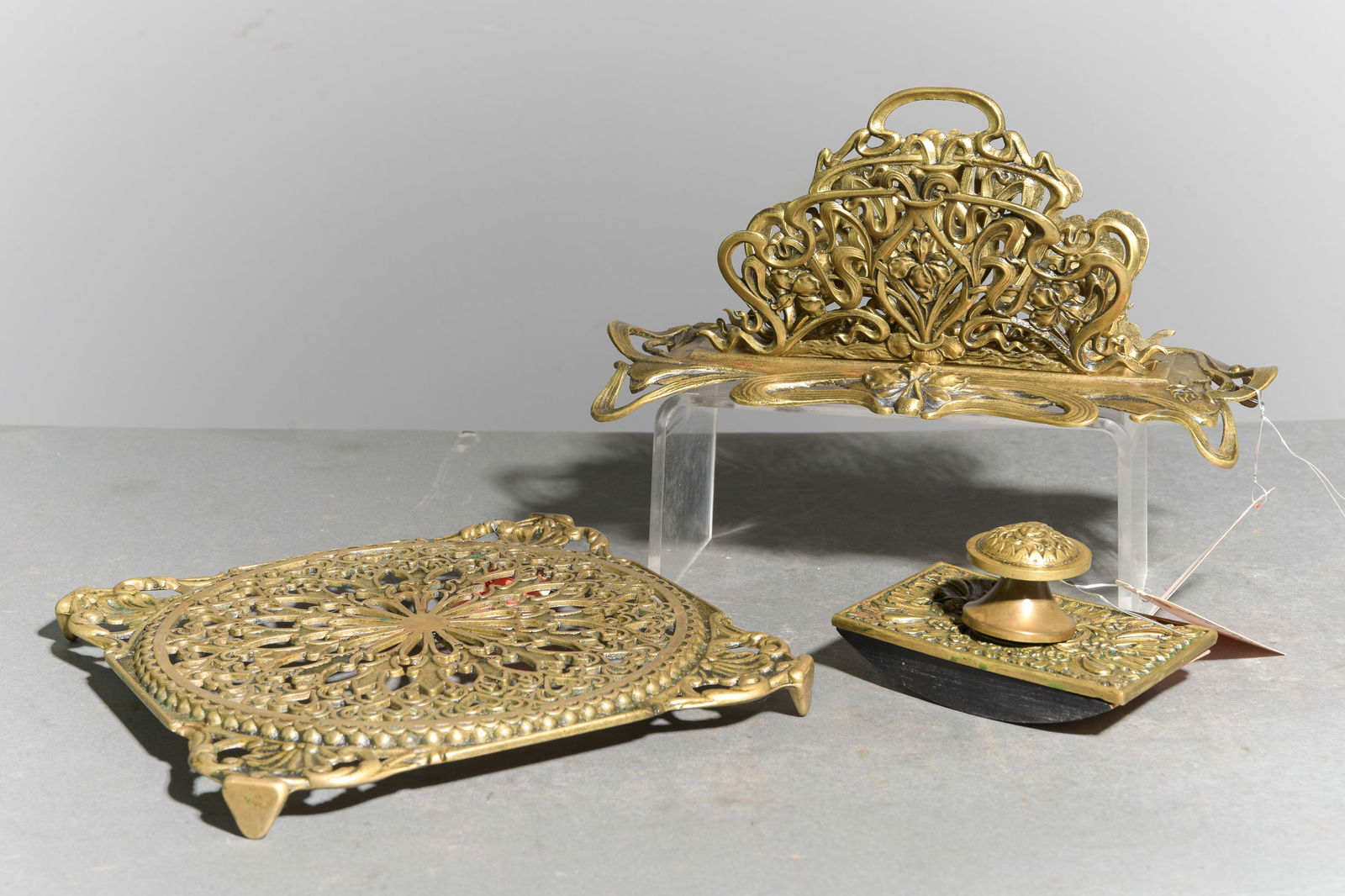 3pcs - Brass Trivet, Letter Holder & Smudger: 3pcs - Brass Trivet, Letter Holder & Smudger - Trivet is 1 in tall x 10 x 10