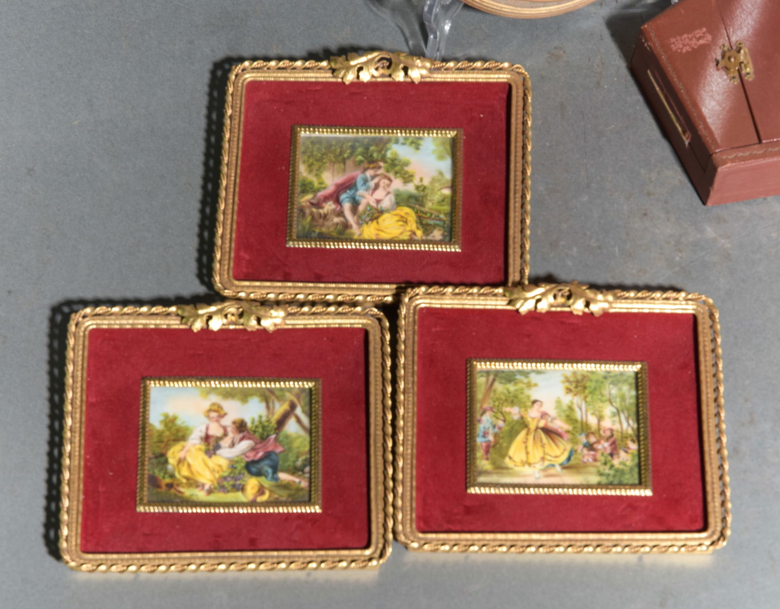 10pcs - Assorted Crucifixes, Etc. - 4