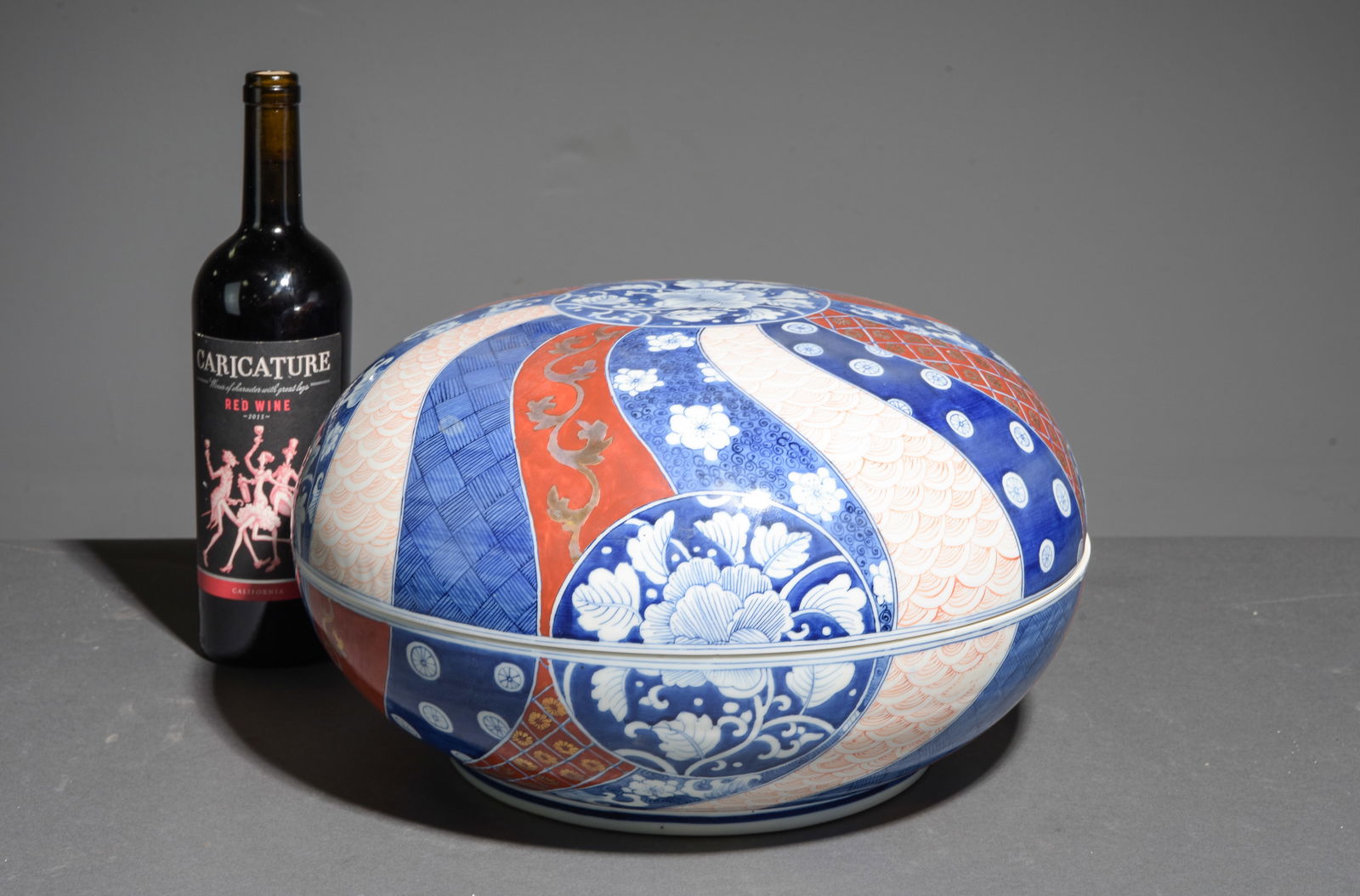 Imari Large Lidded Bowl / Box: Imari Large Lidded Bowl / Box - 7.5 in tall x 16 inch diameter