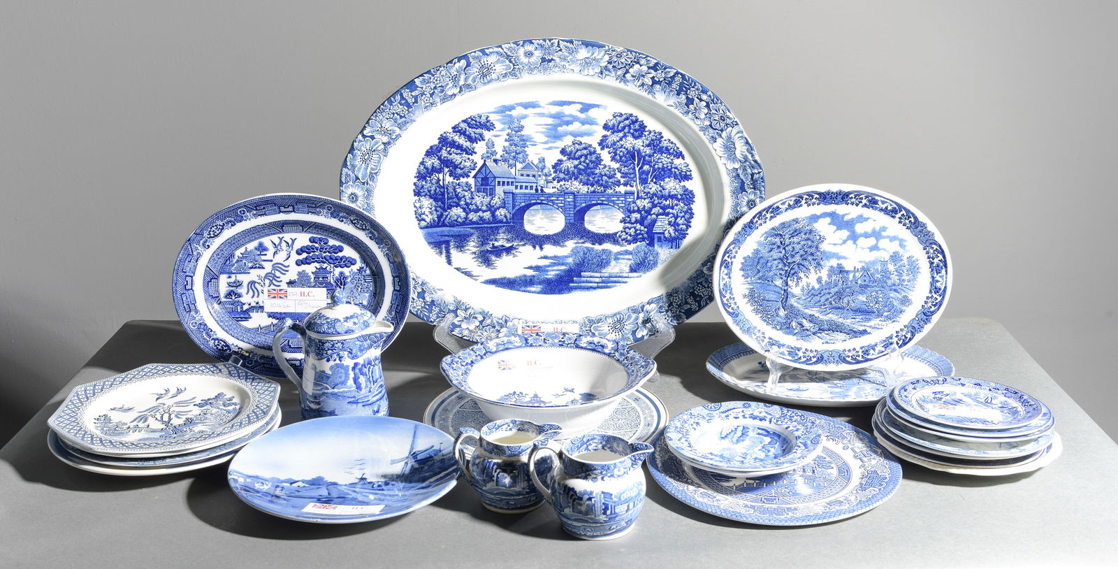 24pcs Assorted Blue & White China: 24pcs Assorted Blue & White China - Platter is 2 in tall x 20 x 15