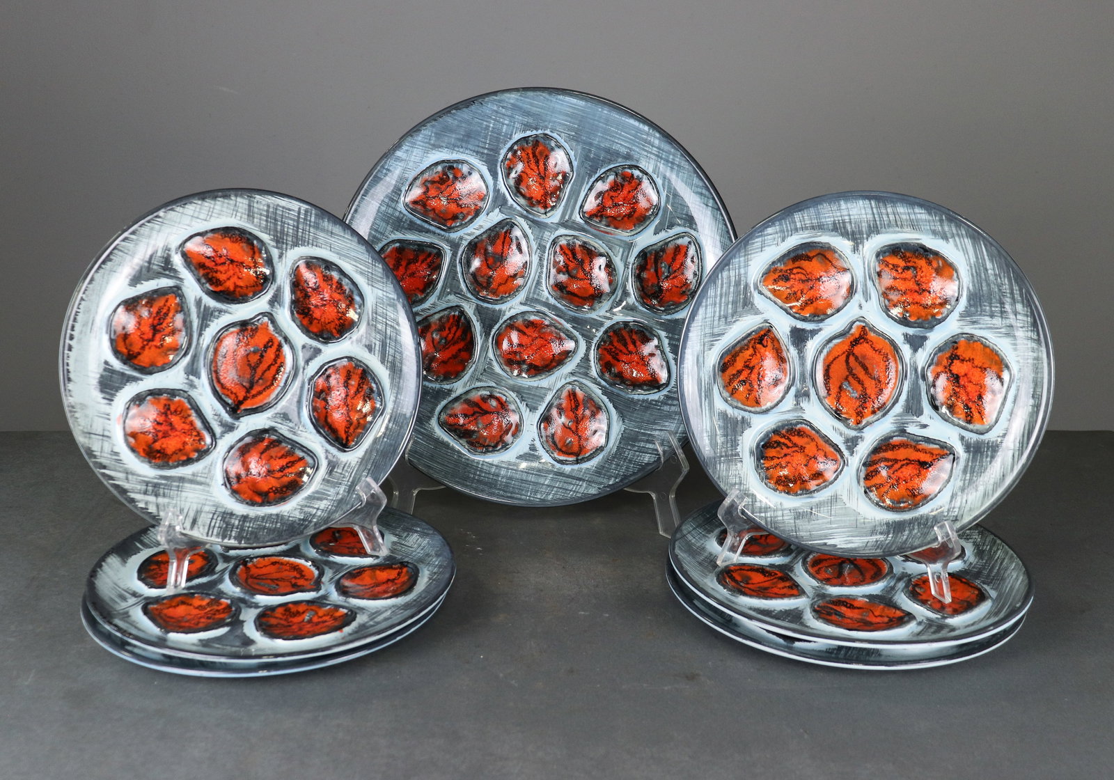 French Set of 7 Oyster Plates - Platter & 6 Plates: French Set of 7 Oyster Plates - Platter & 6 Plates - Platter is 1 in tall x 13 inch diameter, Plates are 1 in tall x 10 inch diameter