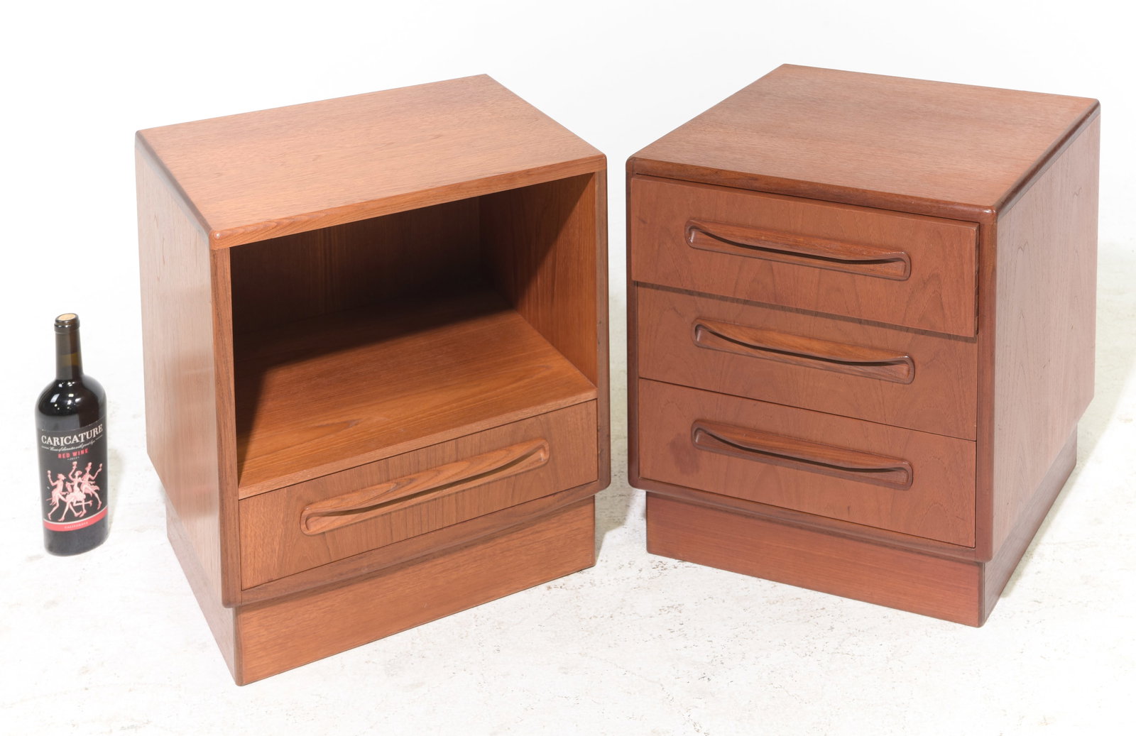 2 Mid Century Fresco Nightstands By G-Plan (1 of 4)