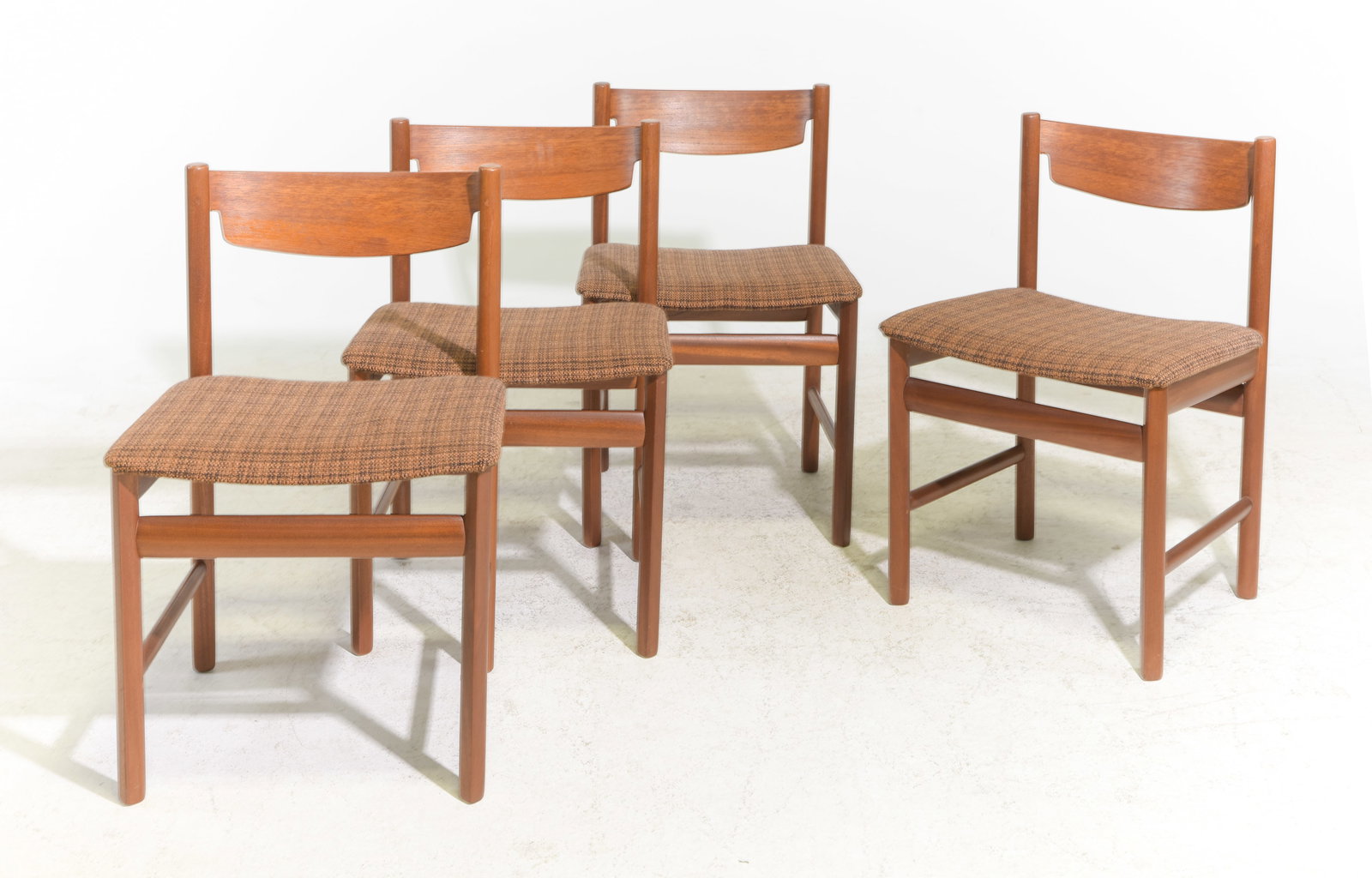 Mid Century Modern Set Of 4 Dining Chairs: Danish Modern Style Set Of 4 Dining Chairs - 28.5 in tall x 19 x 19, seat height is 18 in