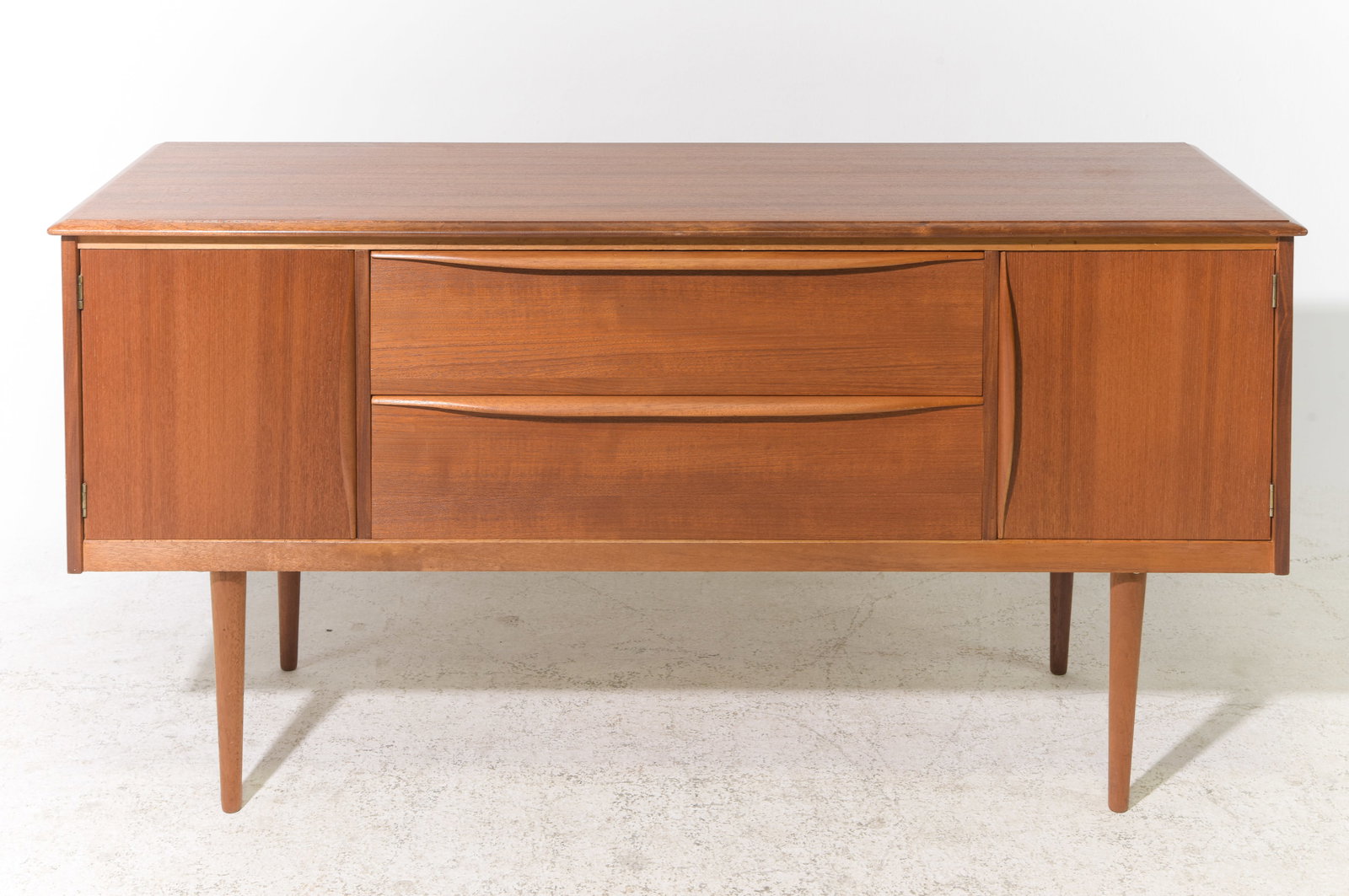 Mid Century Modern Credenza with Folded Handles (1 of 7)