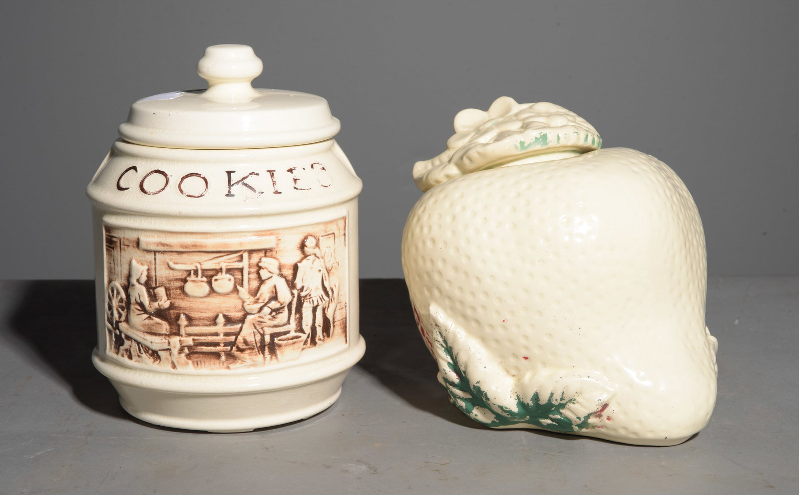 Vintage American & Stawberry Cookie Jar (1 of 3)
