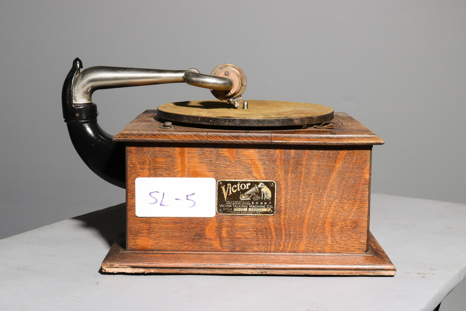 Victor Talking Machine Co. Record Player - 3