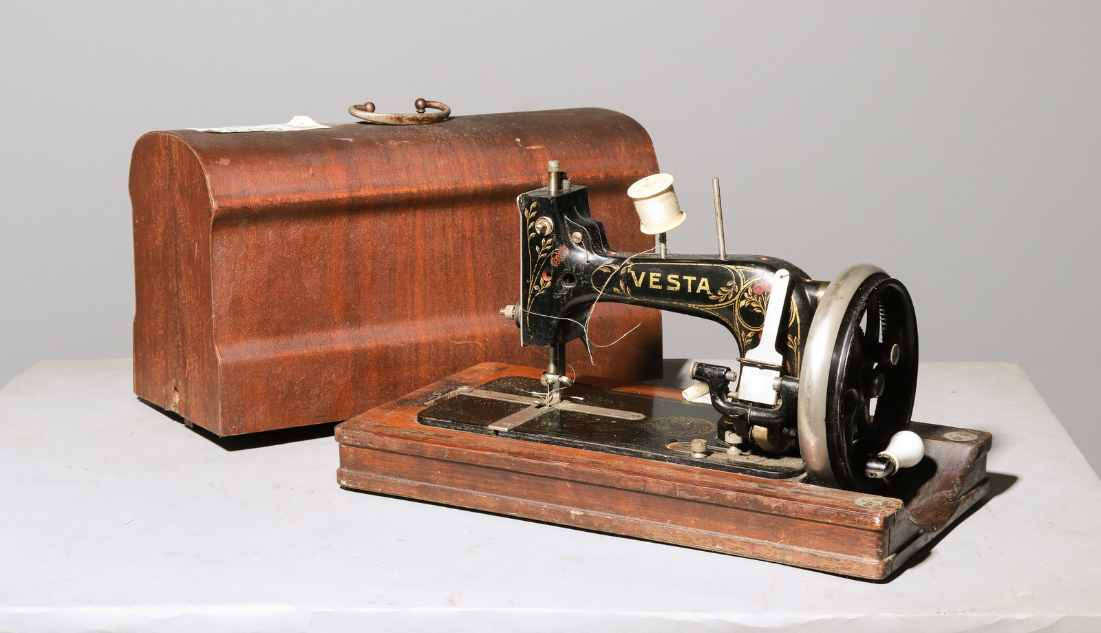Vesta Sewing Machine in Oak Case: Vesta Sewing Machine in Oak Case - 11 in tall x 16.5 x 8