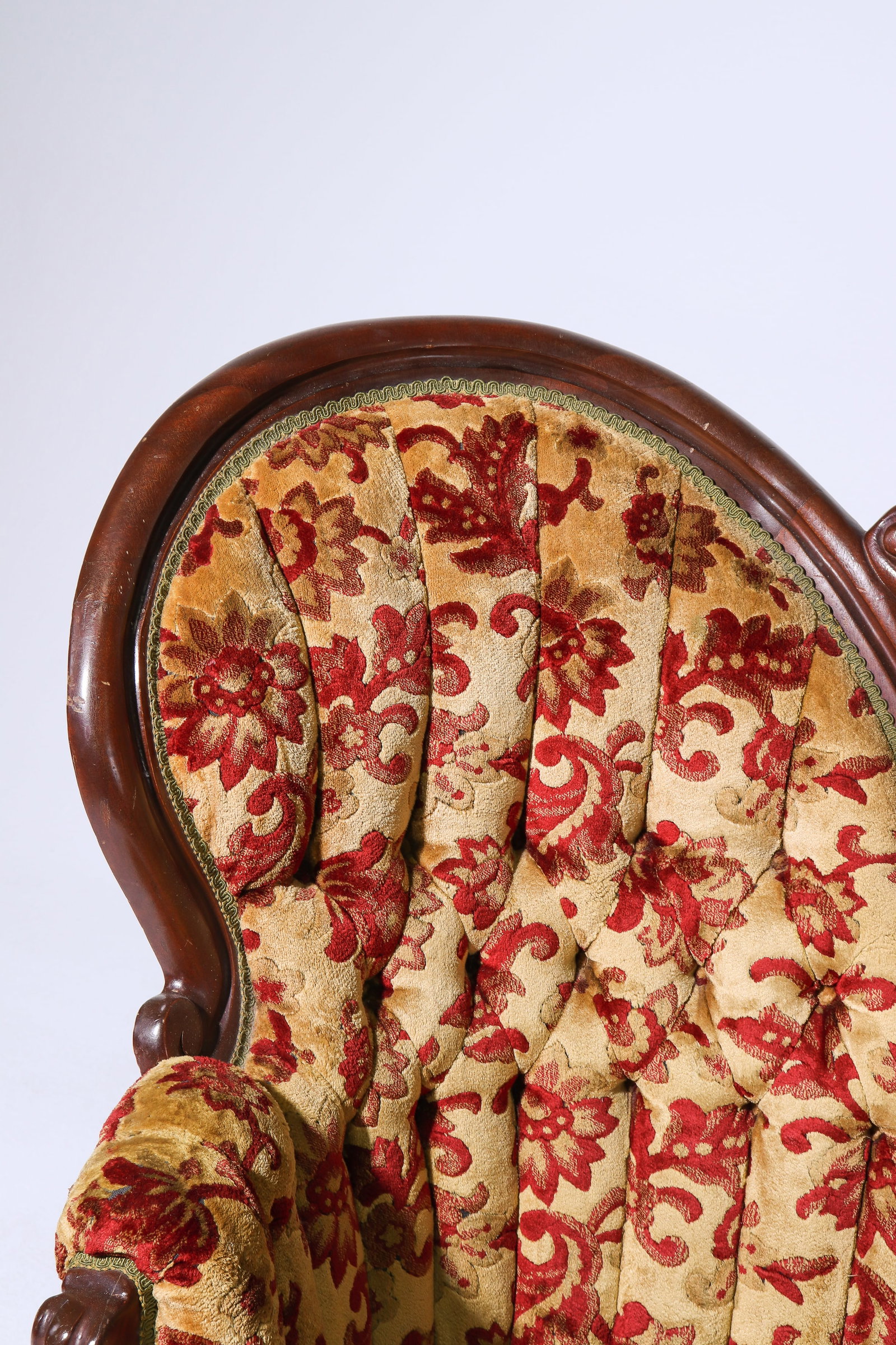 American Victorian Tufted Back Settee / Sofa - 3