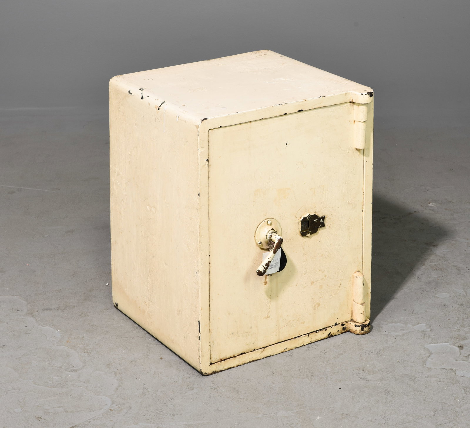 Withy Grove Stores Painted English Safe with Keys (1 of 5)