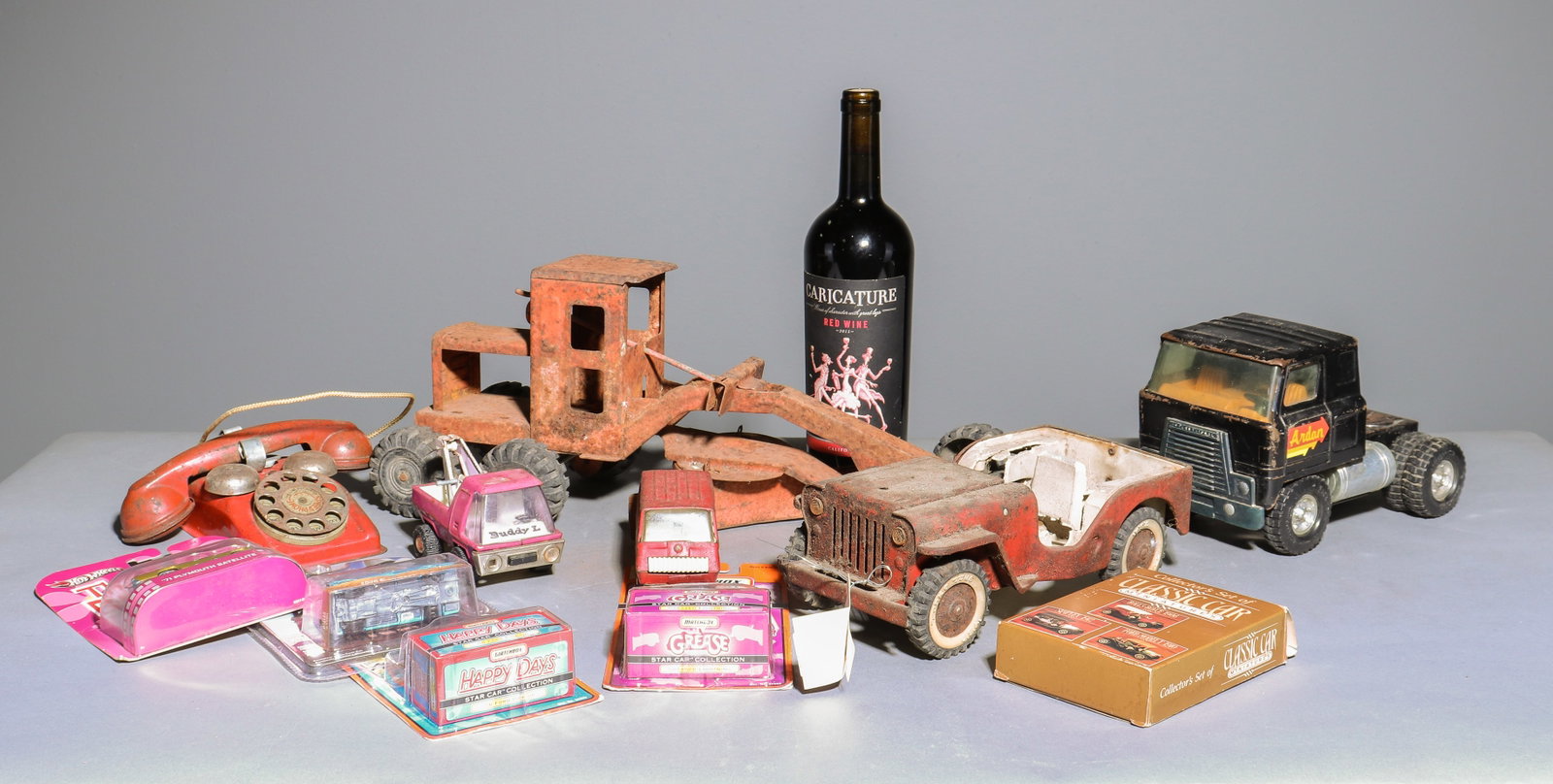 11 Assorted Vintage American Toy Tucks / Cars (1 of 5)