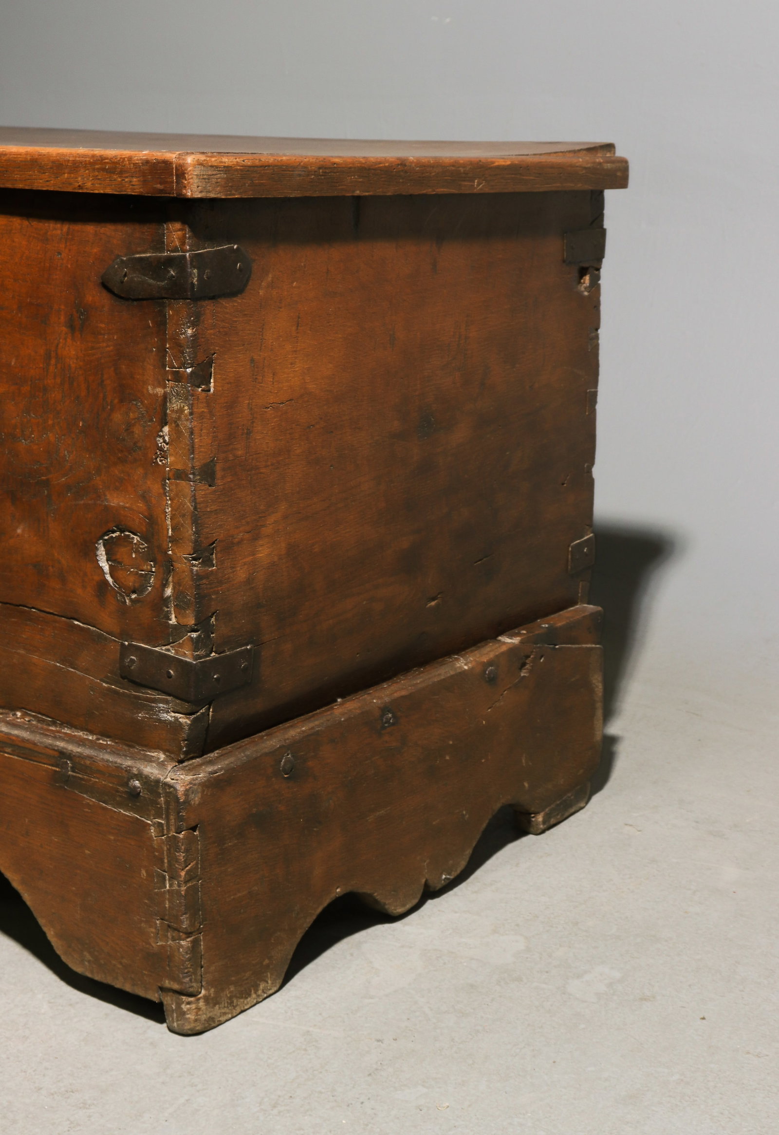 British Rustic Large Trunk / Blanket Chest - 5