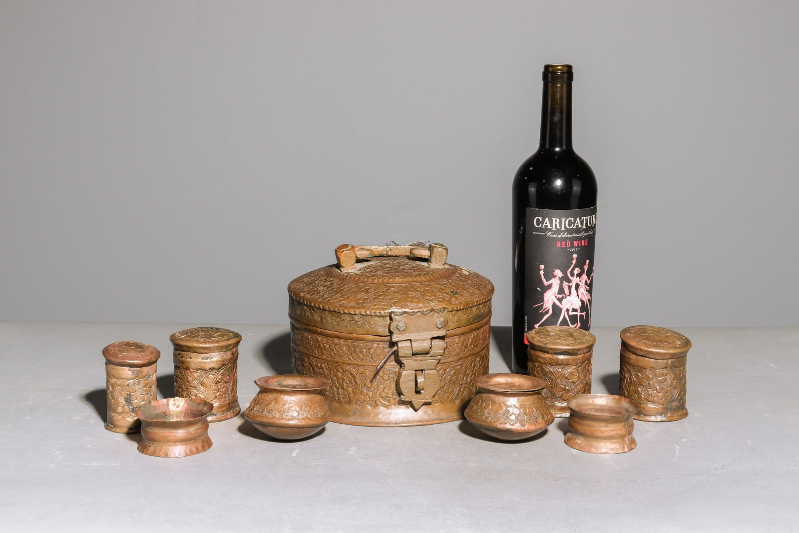 19th Century South Asian Handcrafted Chapati Box: 19th Century India / South Asian Handcrafted Chapati Box - 6 in tall x 9 inch diameter