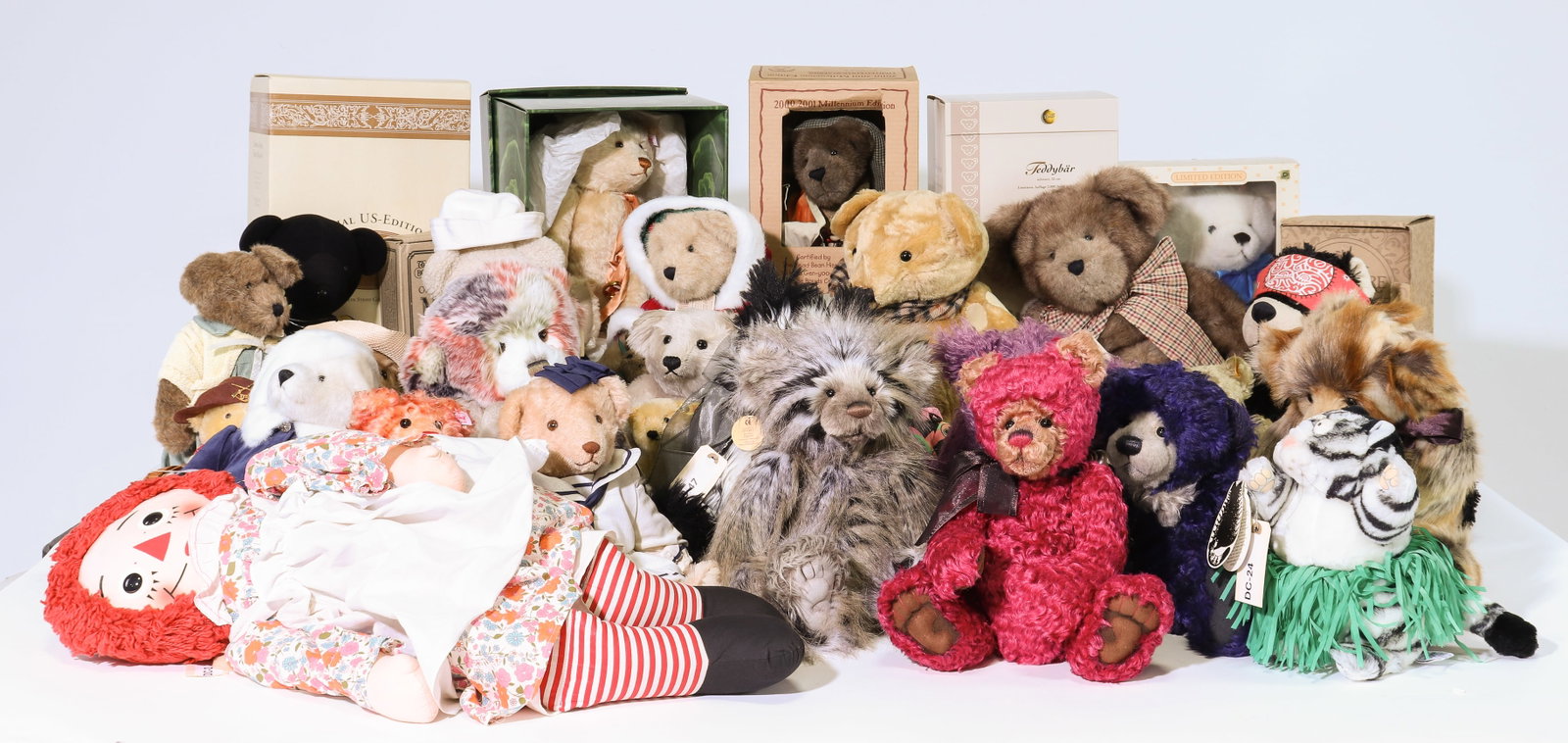 30 Assorted Teddy Bears Collection (1 of 9)
