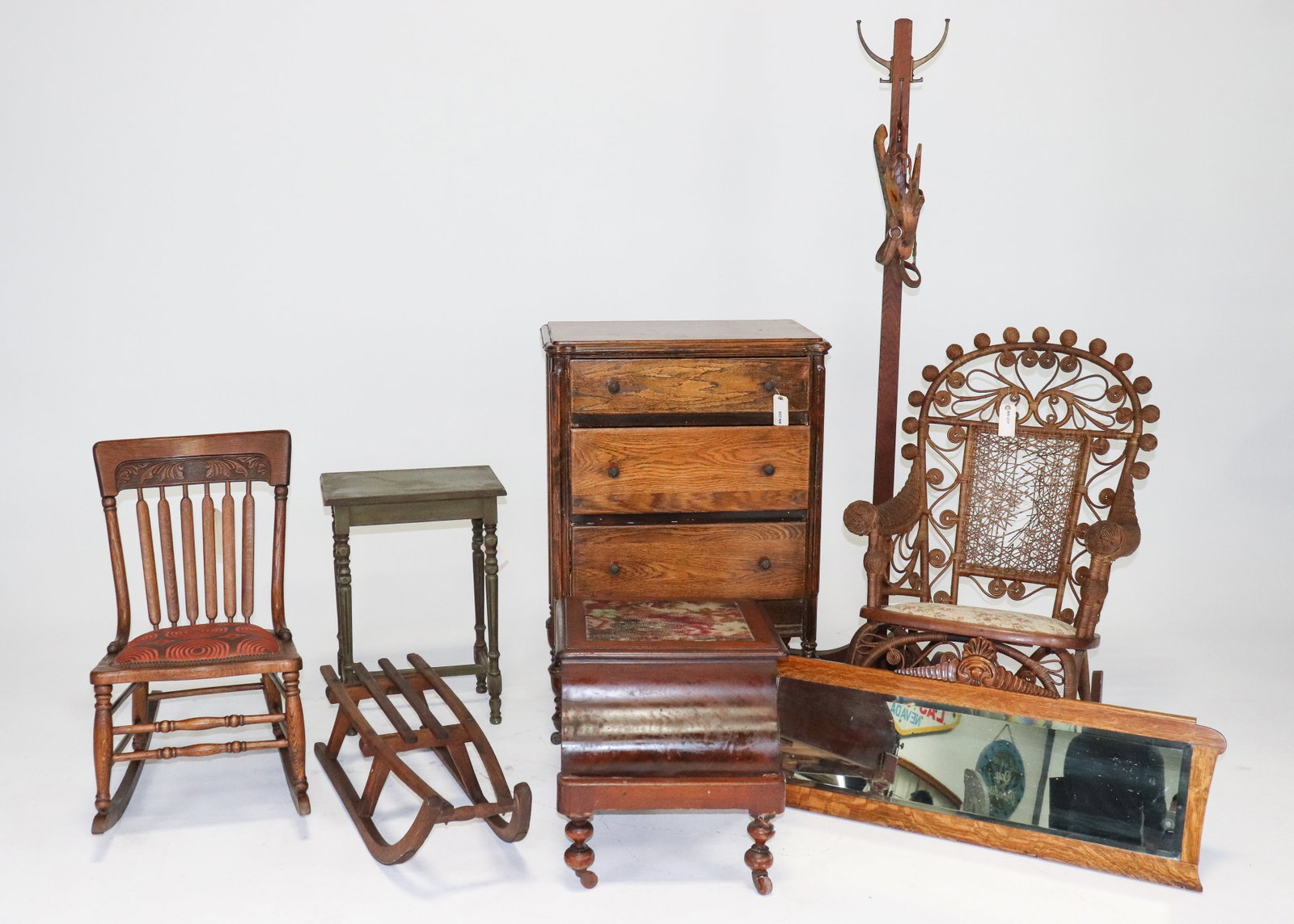 9pcs Rocking Chairs, Chest, Side Table, ETC. (1 of 8)