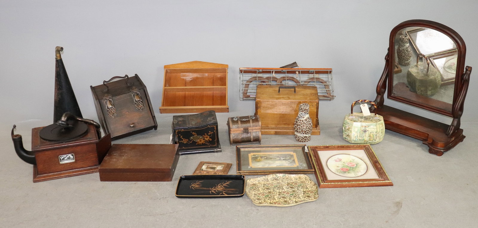 16pcs Record Player, Framed Prints, Mirror, ETC.: 16pcs Record Player, Framed Prints, Mirror, ETC. - 27 in tall x 25 x 12