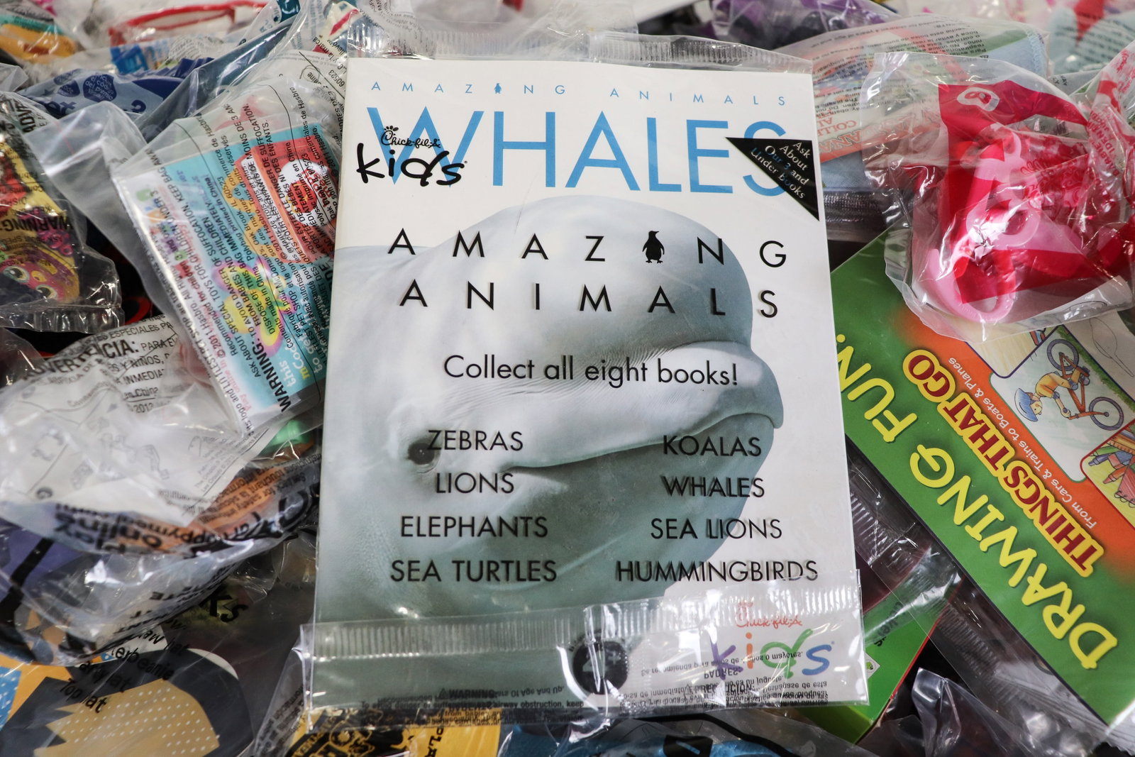 320pcs Assorted Vintage Toys - 7