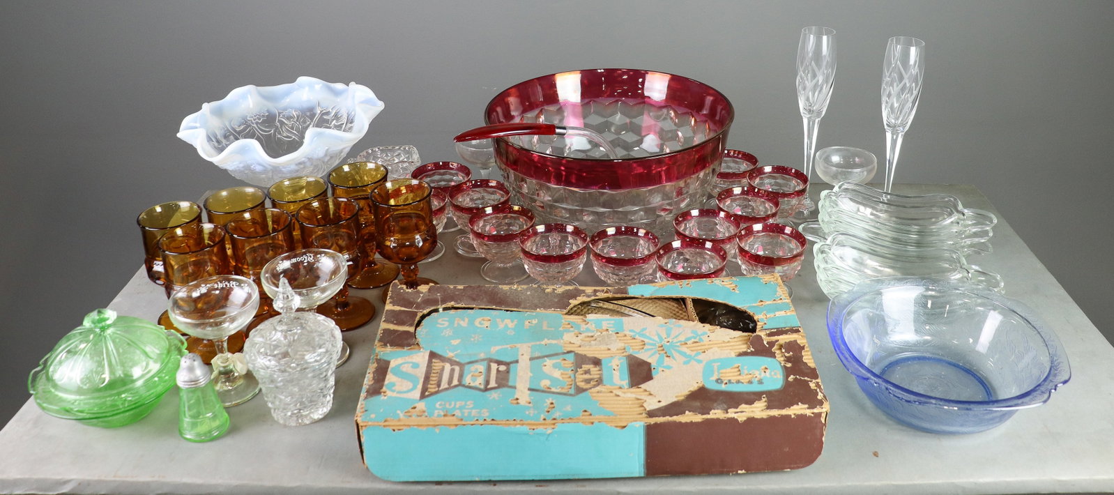40pcs Assorted China Cups, Bowls, ETC.: 40pcs Assorted China Cups, Bowls, ETC. - 7 in tall x 13 x 13