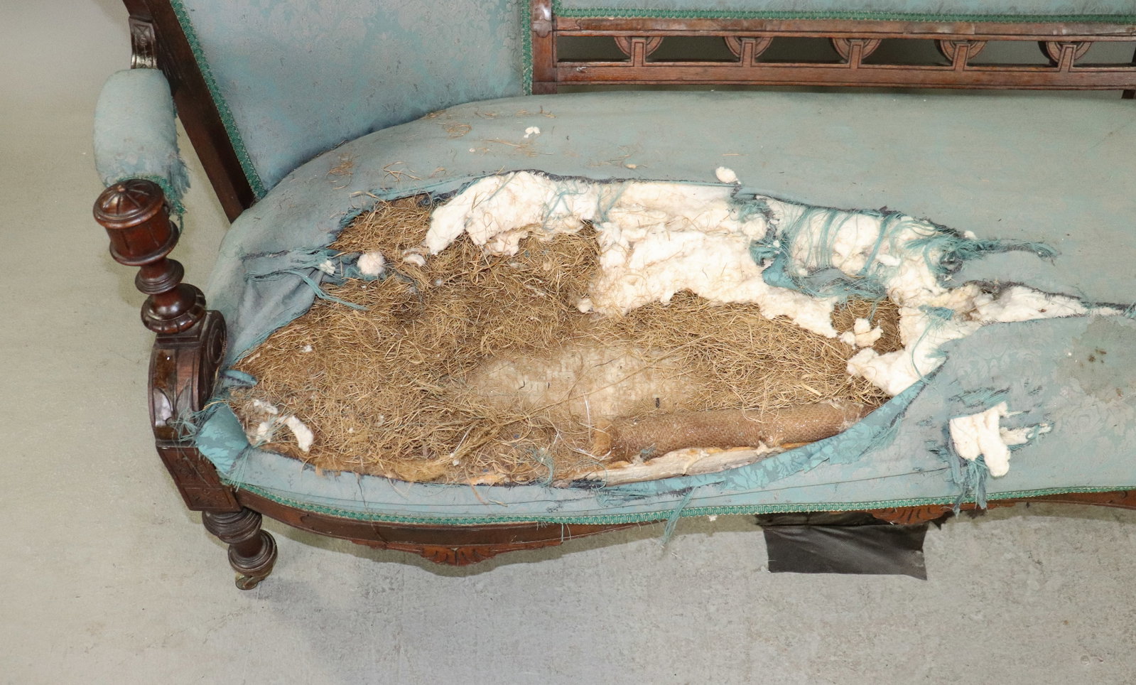 Antique Victorian Style Settee - 2