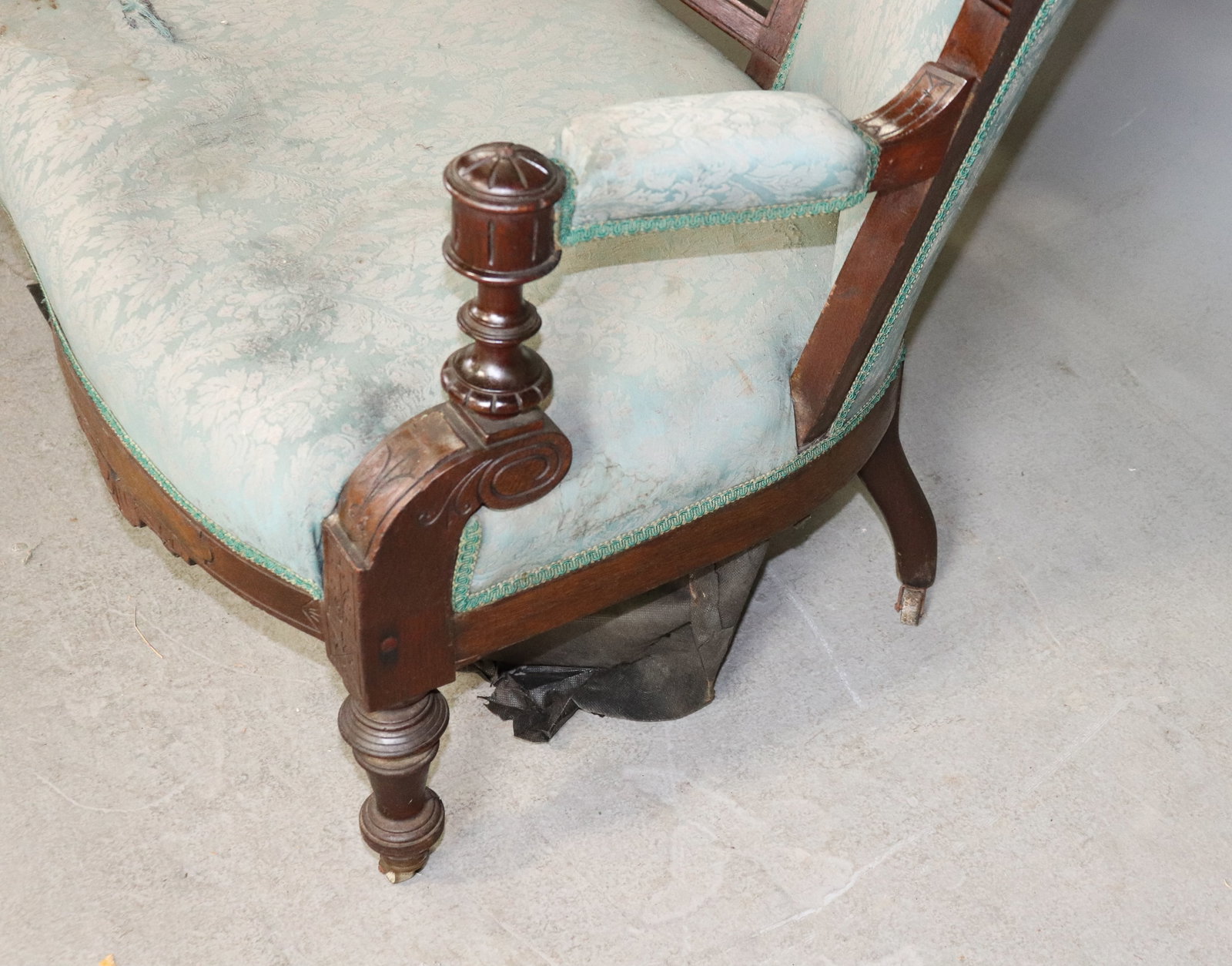 Antique Victorian Style Settee - 5
