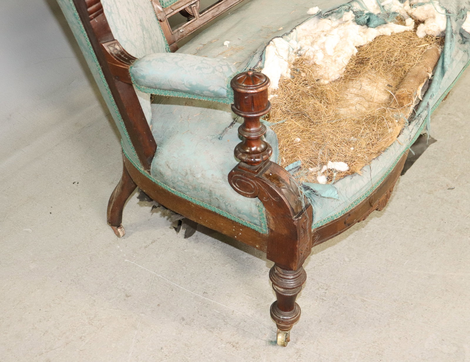 Antique Victorian Style Settee - 6