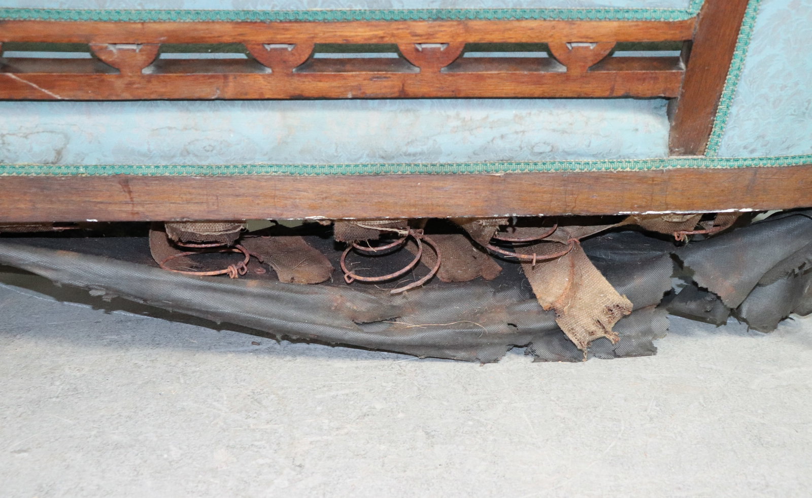 Antique Victorian Style Settee - 8